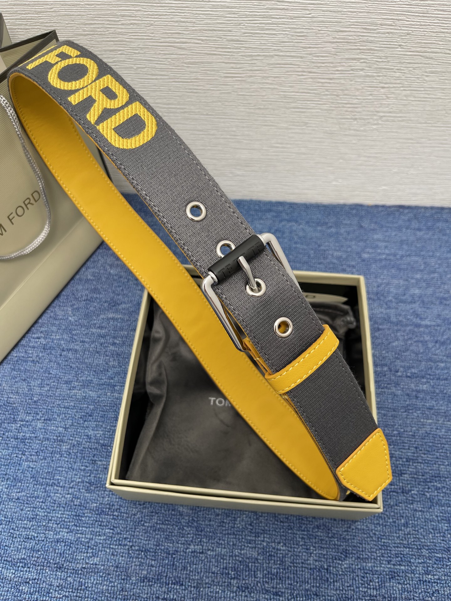  TOM FORD 汤姆福特。新品高端帆布搭配小牛皮，简约商务男士腰带，4.0cm宽，配原版包装