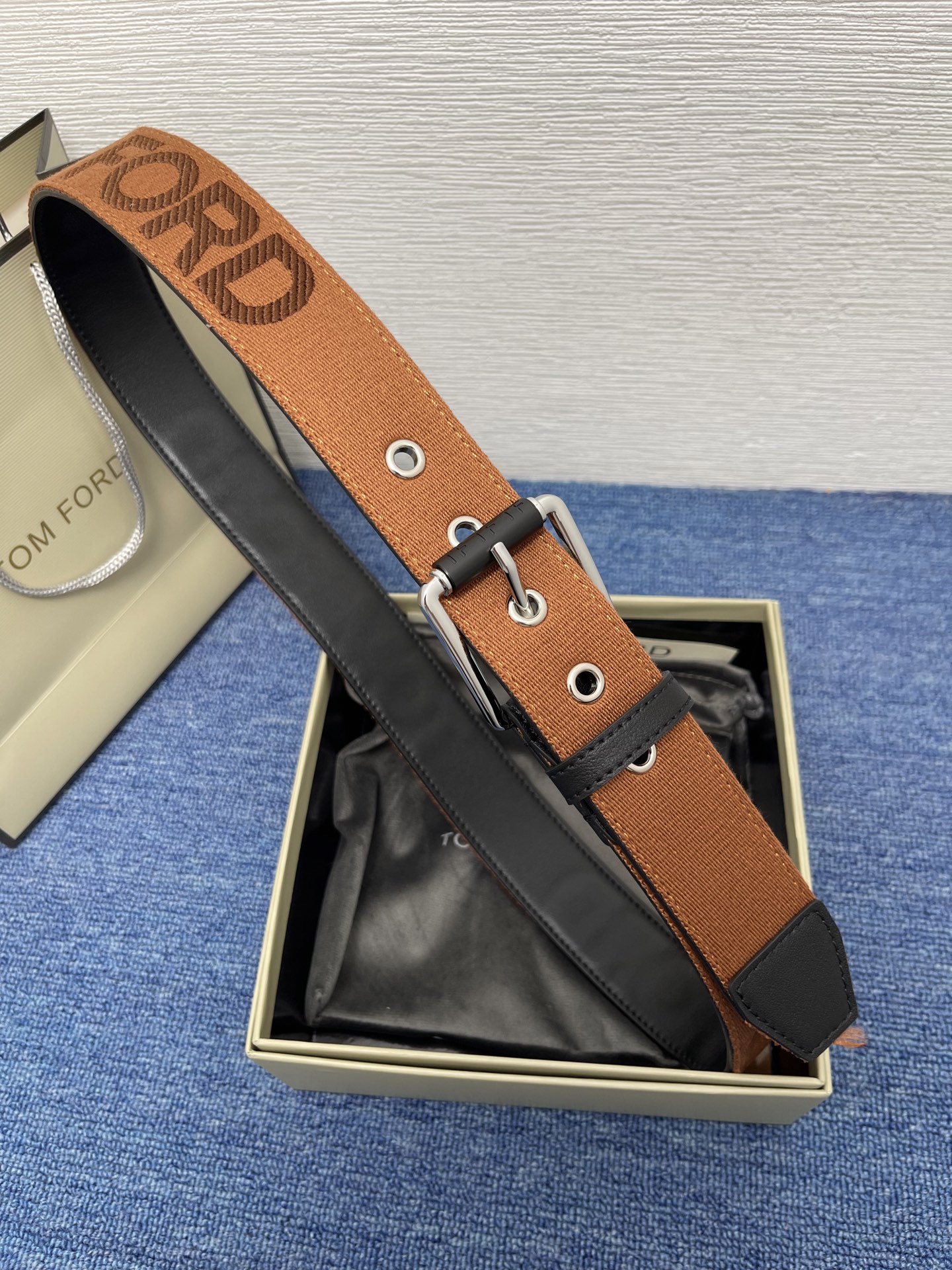 TOM FORD 汤姆福特。新品高端帆布搭配小牛皮，简约商务男士腰带，4.0cm宽，配原版包装