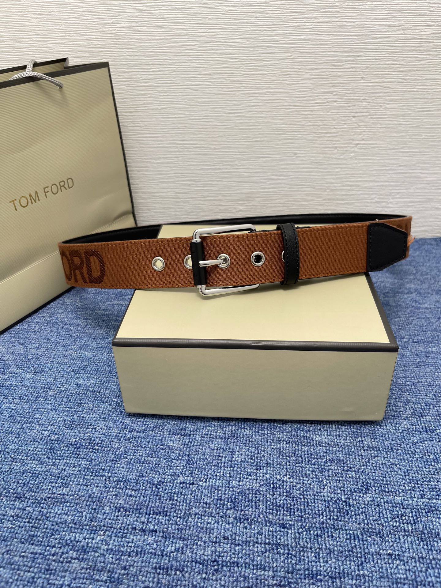  TOM FORD 汤姆福特。新品高端帆布搭配小牛皮，简约商务男士腰带，4.0cm宽，配原版包装