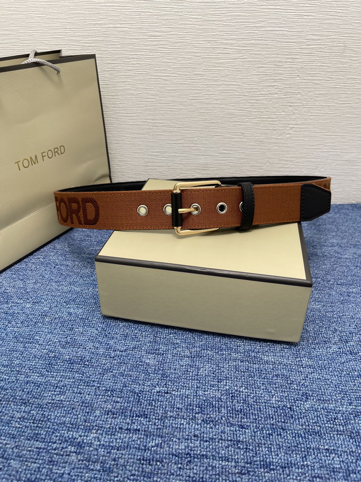  TOM FORD 汤姆福特。新品高端帆布搭配小牛皮，简约商务男士腰带，4.0cm宽，配原版包装