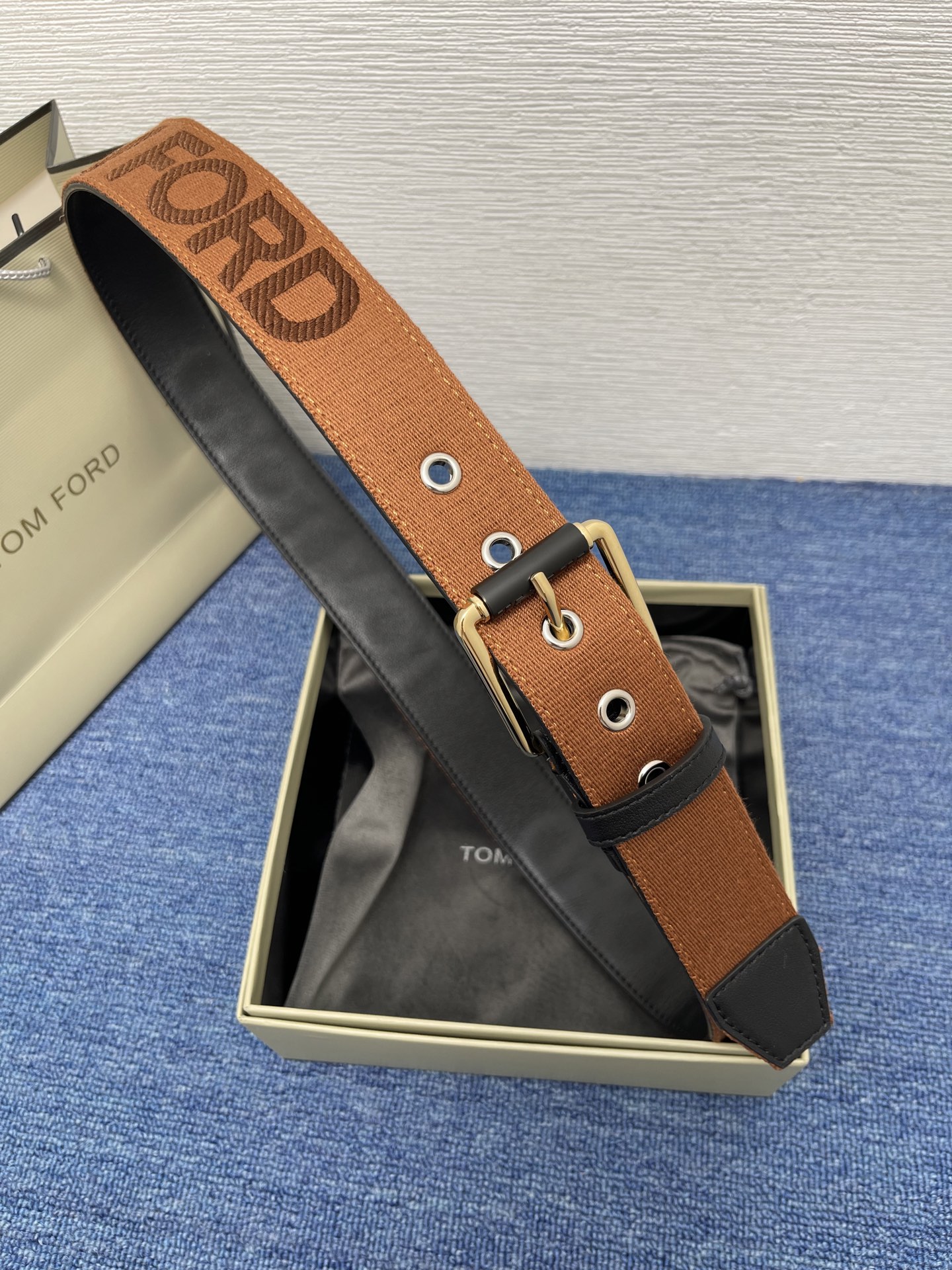  TOM FORD 汤姆福特。新品高端帆布搭配小牛皮，简约商务男士腰带，4.0cm宽，配原版包装