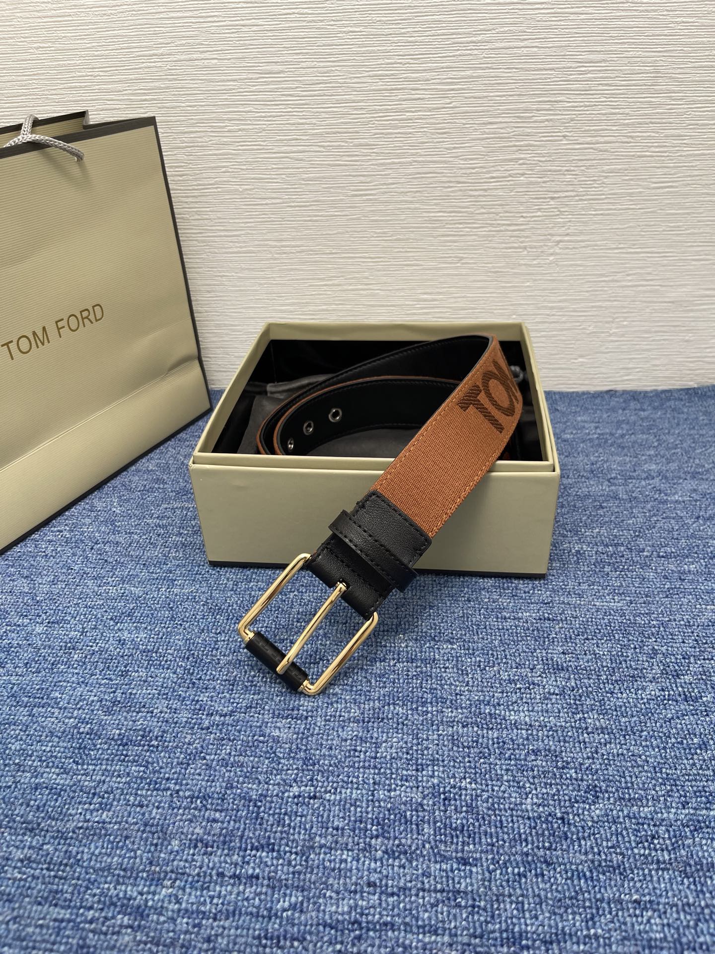  TOM FORD 汤姆福特。新品高端帆布搭配小牛皮，简约商务男士腰带，4.0cm宽，配原版包装