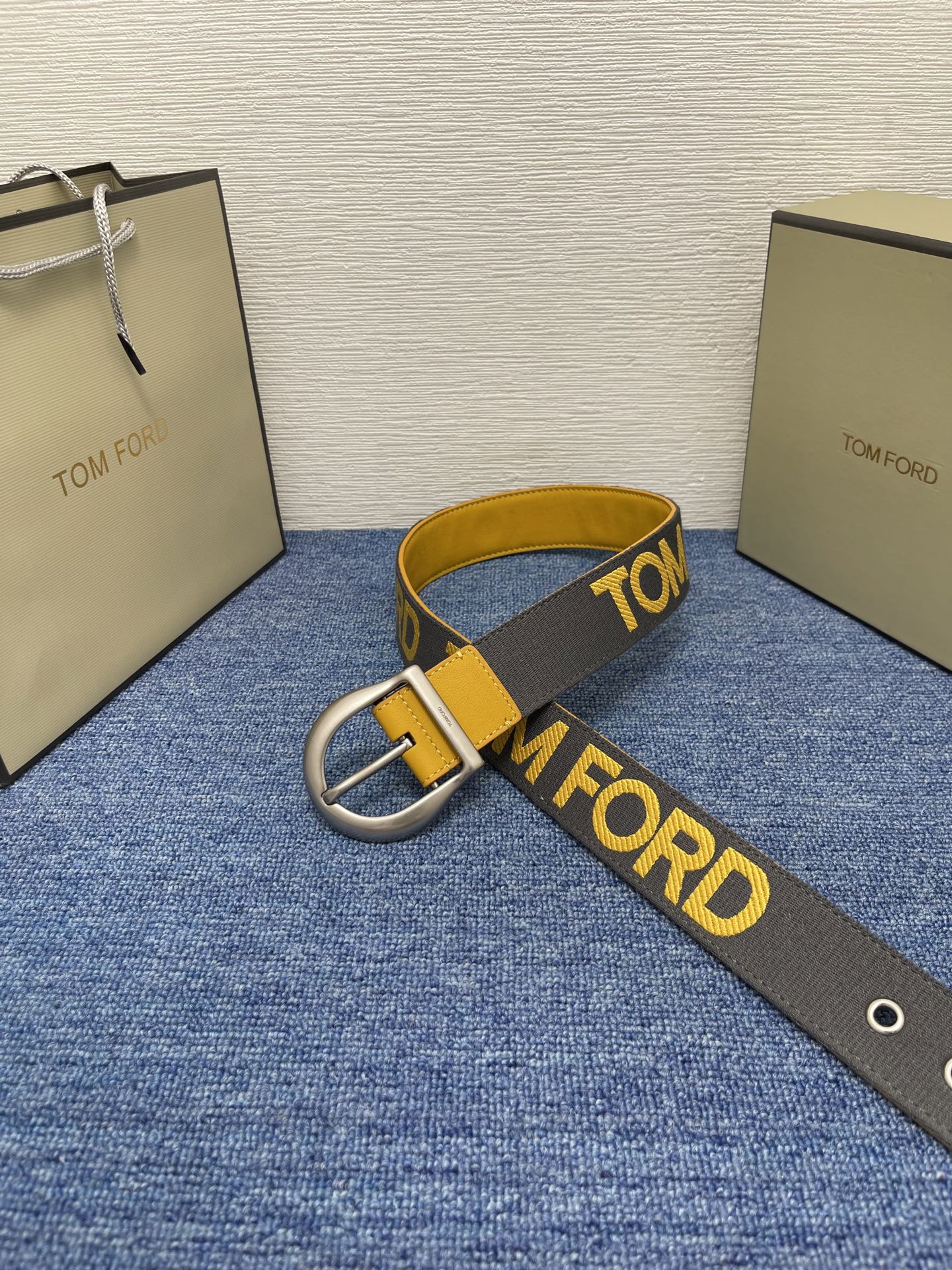  TOM FORD 汤姆福特。新品高端帆布搭配小牛皮，简约商务男士腰带，4.0cm宽，配原版包装