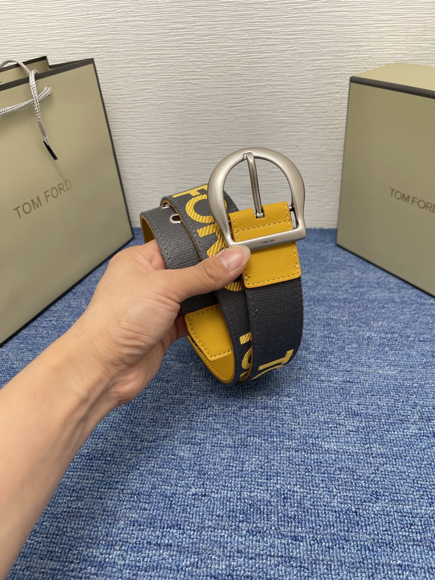 TOM FORD 汤姆福特。新品高端帆布搭配小牛皮，简约商务男士腰带，4.0cm宽，配原版包装