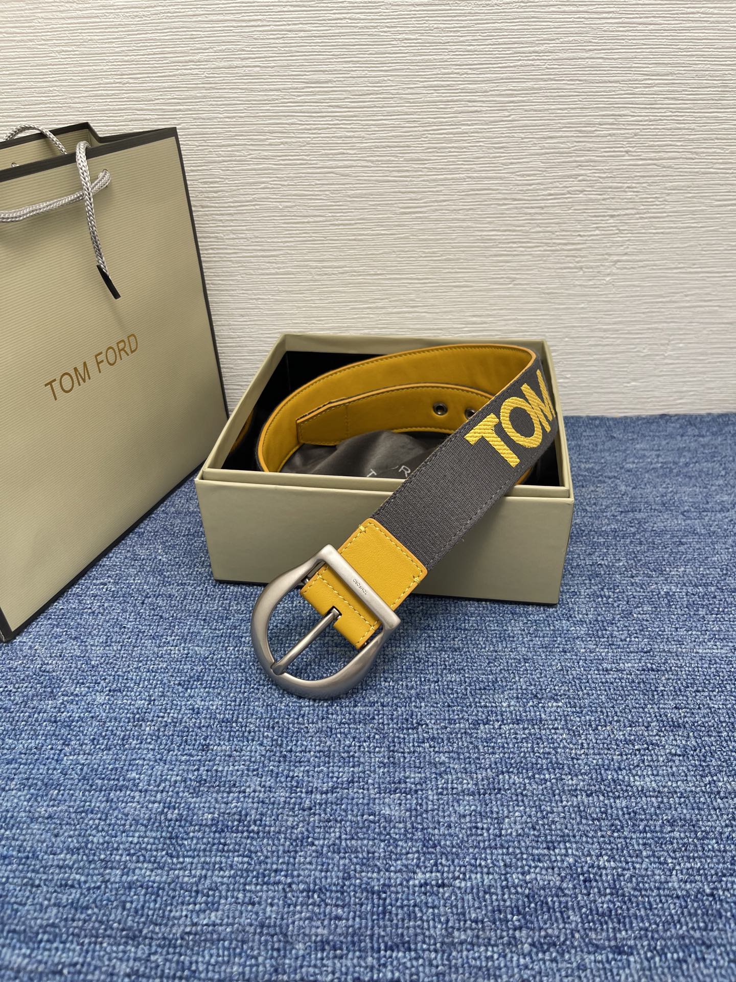  TOM FORD 汤姆福特。新品高端帆布搭配小牛皮，简约商务男士腰带，4.0cm宽，配原版包装