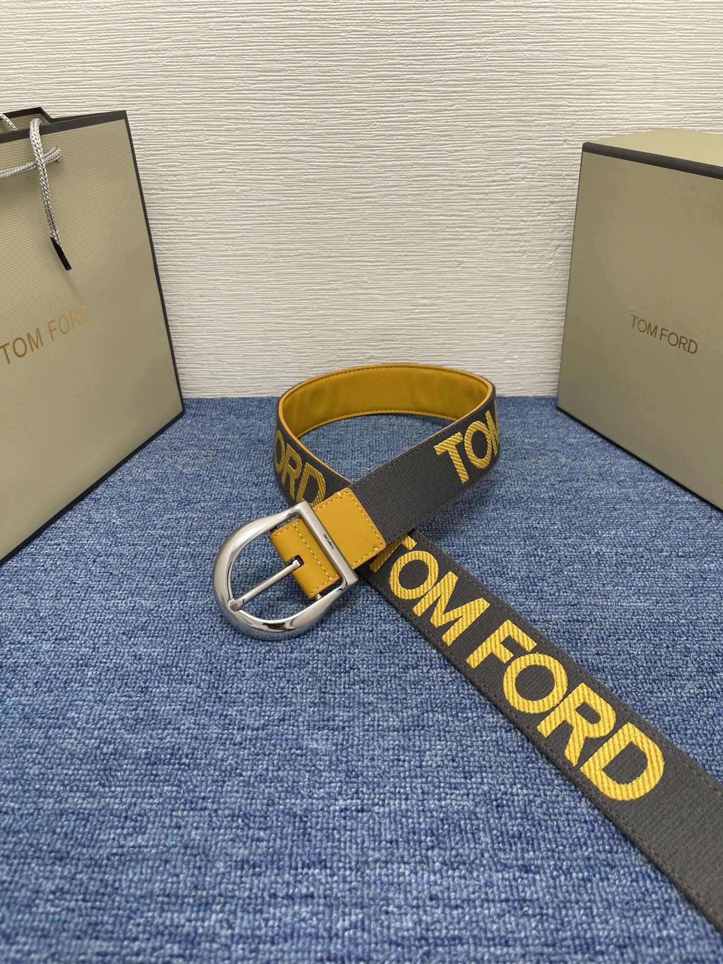  TOM FORD 汤姆福特。新品高端帆布搭配小牛皮，简约商务男士腰带，4.0cm宽，配原版包装