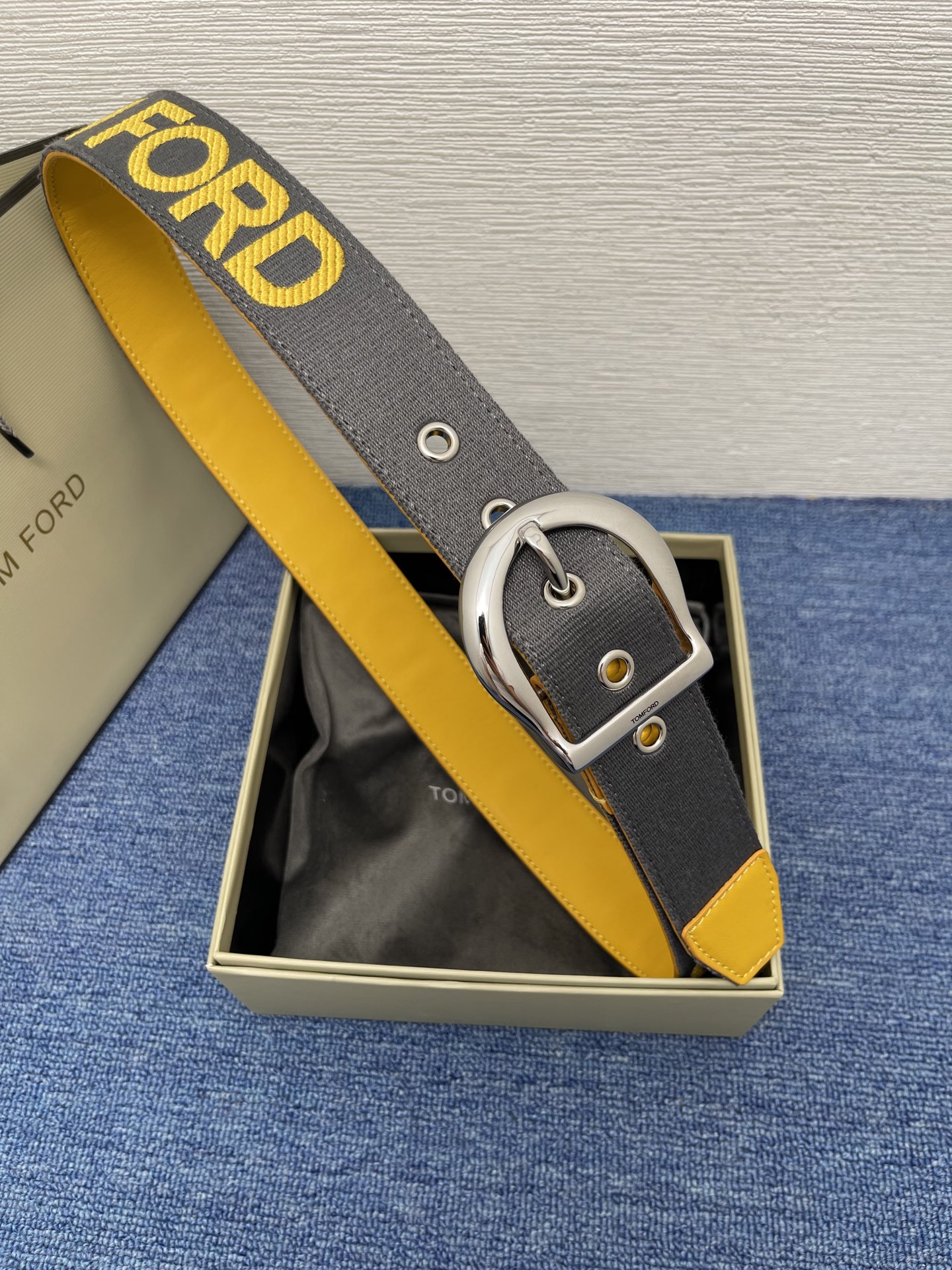  TOM FORD 汤姆福特。新品高端帆布搭配小牛皮，简约商务男士腰带，4.0cm宽，配原版包装