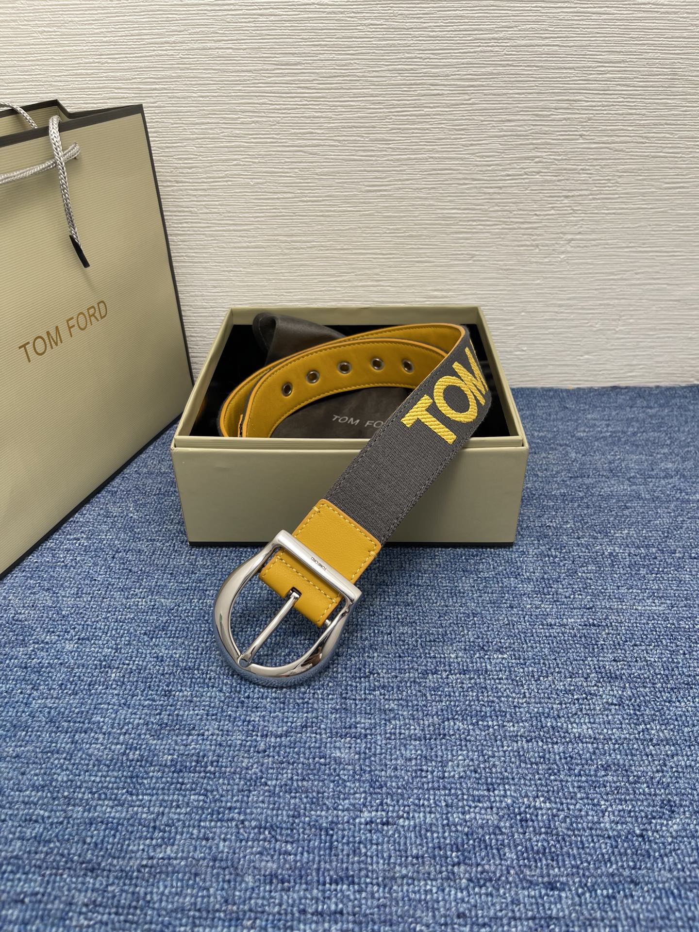  TOM FORD 汤姆福特。新品高端帆布搭配小牛皮，简约商务男士腰带，4.0cm宽，配原版包装