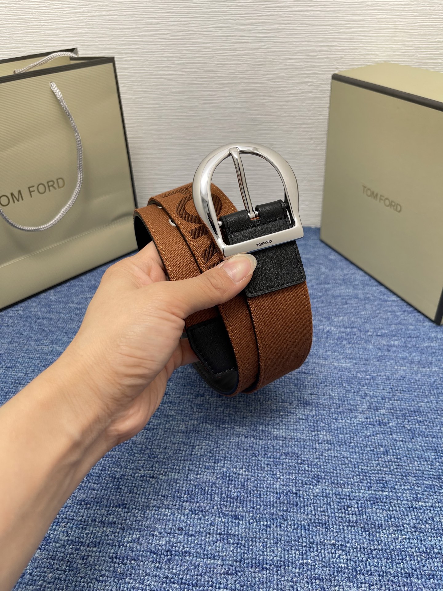  TOM FORD 汤姆福特。新品高端帆布搭配小牛皮，简约商务男士腰带，4.0cm宽，配原版包装