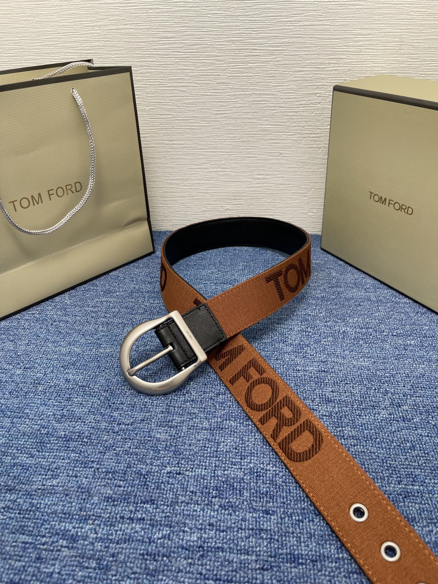  TOM FORD 汤姆福特。新品高端帆布搭配小牛皮，简约商务男士腰带，4.0cm宽，配原版包装
