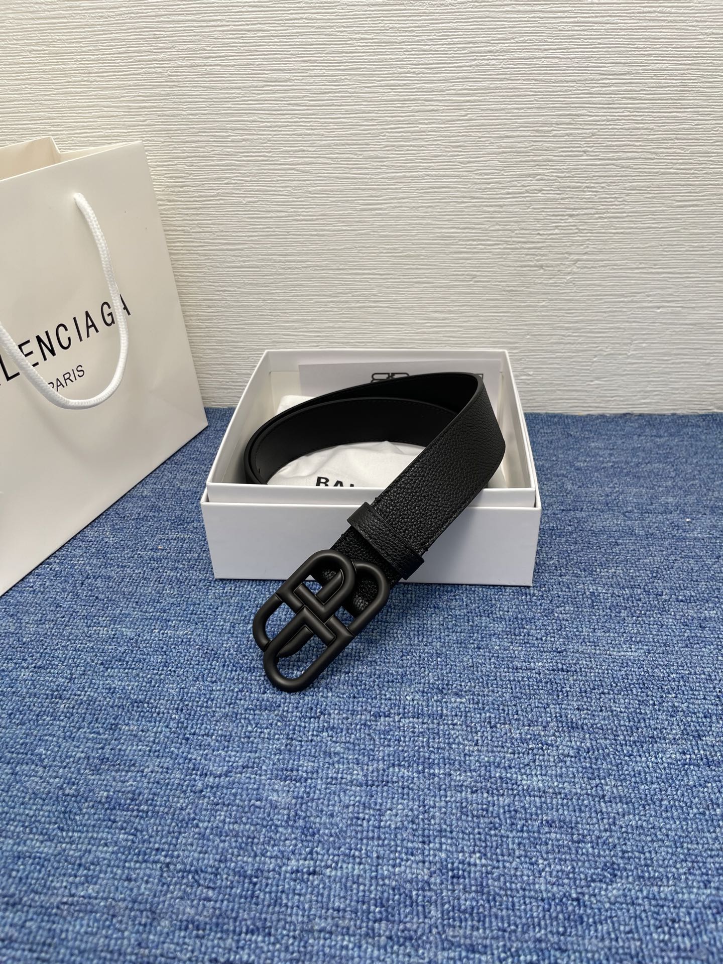  BALENCIAGA巴黎世家新款时尚腰带，双面小牛皮，配上复古经典扣，时尚百搭，宽度3.5cm