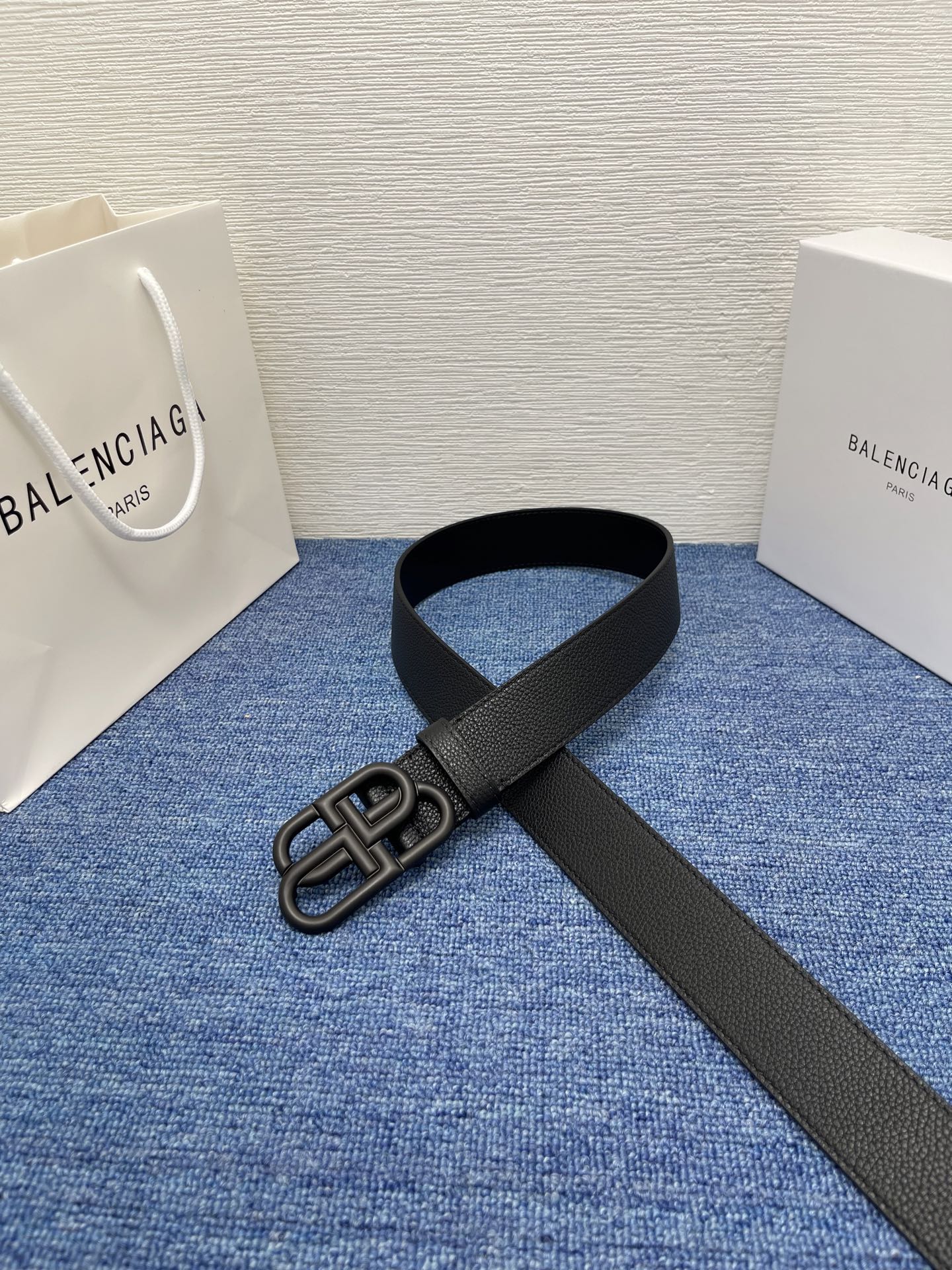  BALENCIAGA巴黎世家新款时尚腰带，双面小牛皮，配上复古经典扣，时尚百搭，宽度3.5cm