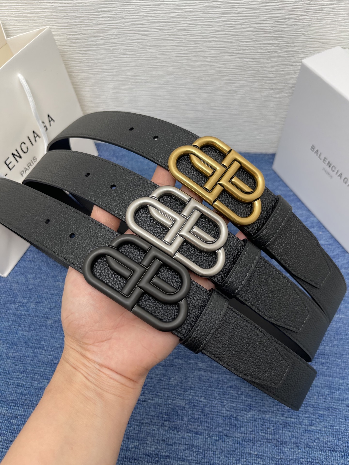  BALENCIAGA巴黎世家新款时尚腰带，双面小牛皮，配上复古经典扣，时尚百搭，宽度3.5cm