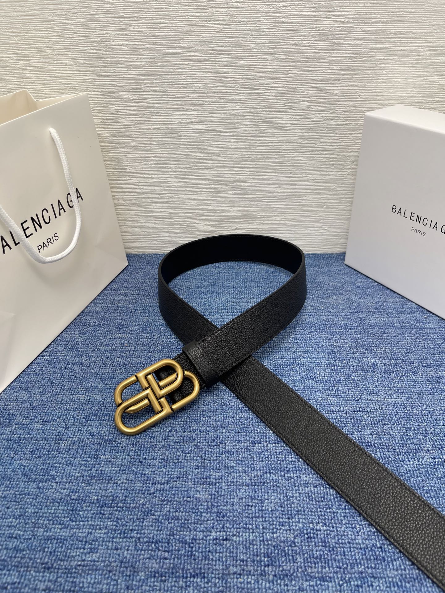 BALENCIAGA巴黎世家新款时尚腰带，双面小牛皮，配上复古经典扣，时尚百搭，宽度3.5cm