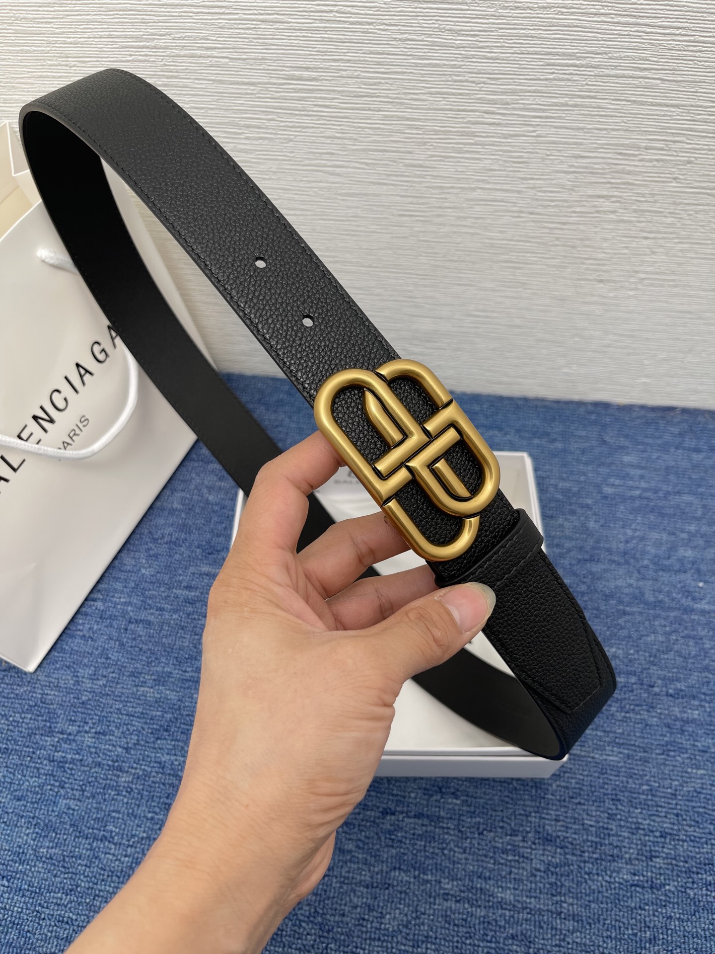  BALENCIAGA巴黎世家新款时尚腰带，双面小牛皮，配上复古经典扣，时尚百搭，宽度3.5cm