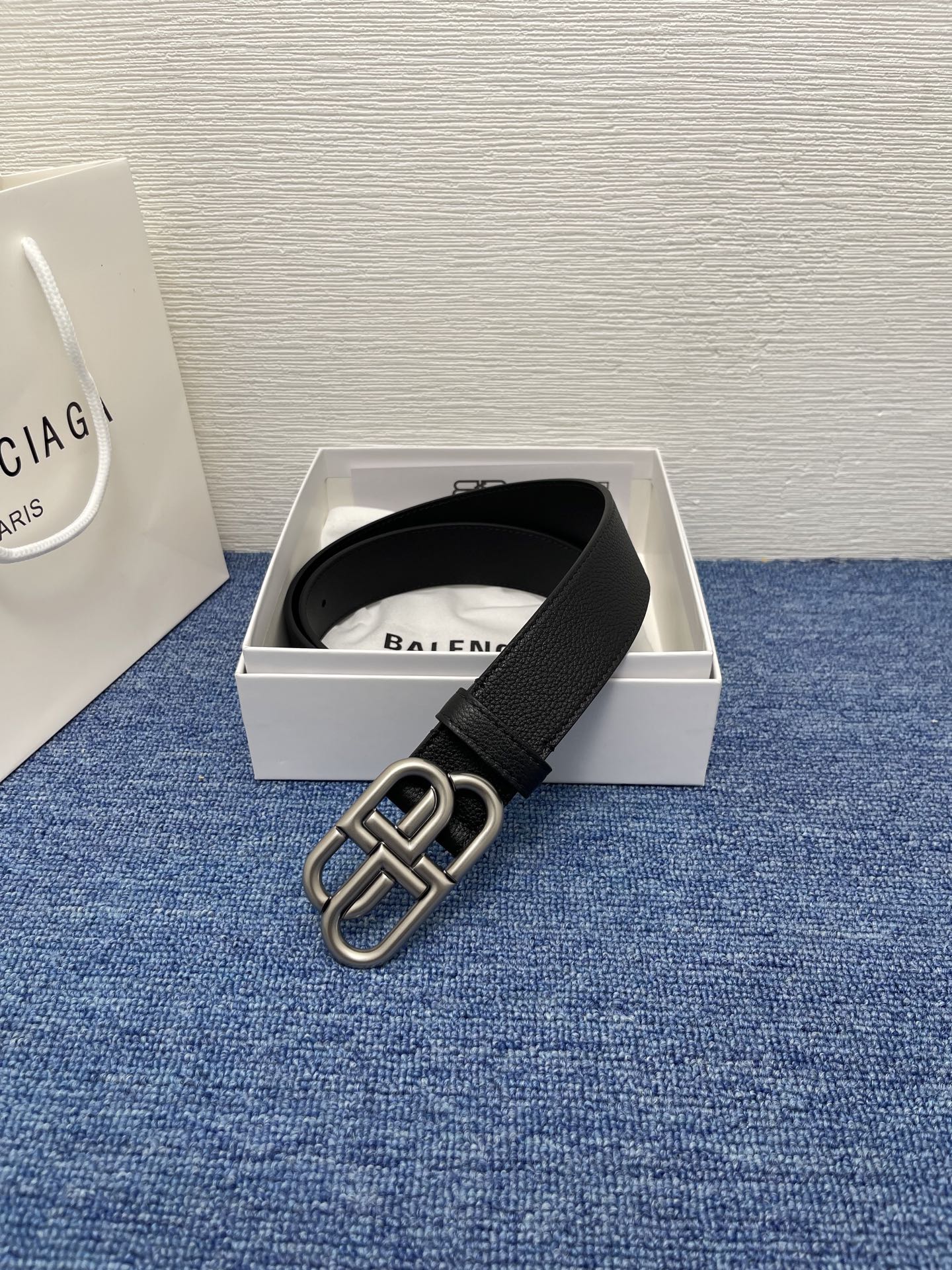  BALENCIAGA巴黎世家新款时尚腰带，双面小牛皮，配上复古经典扣，时尚百搭，宽度3.5cm
