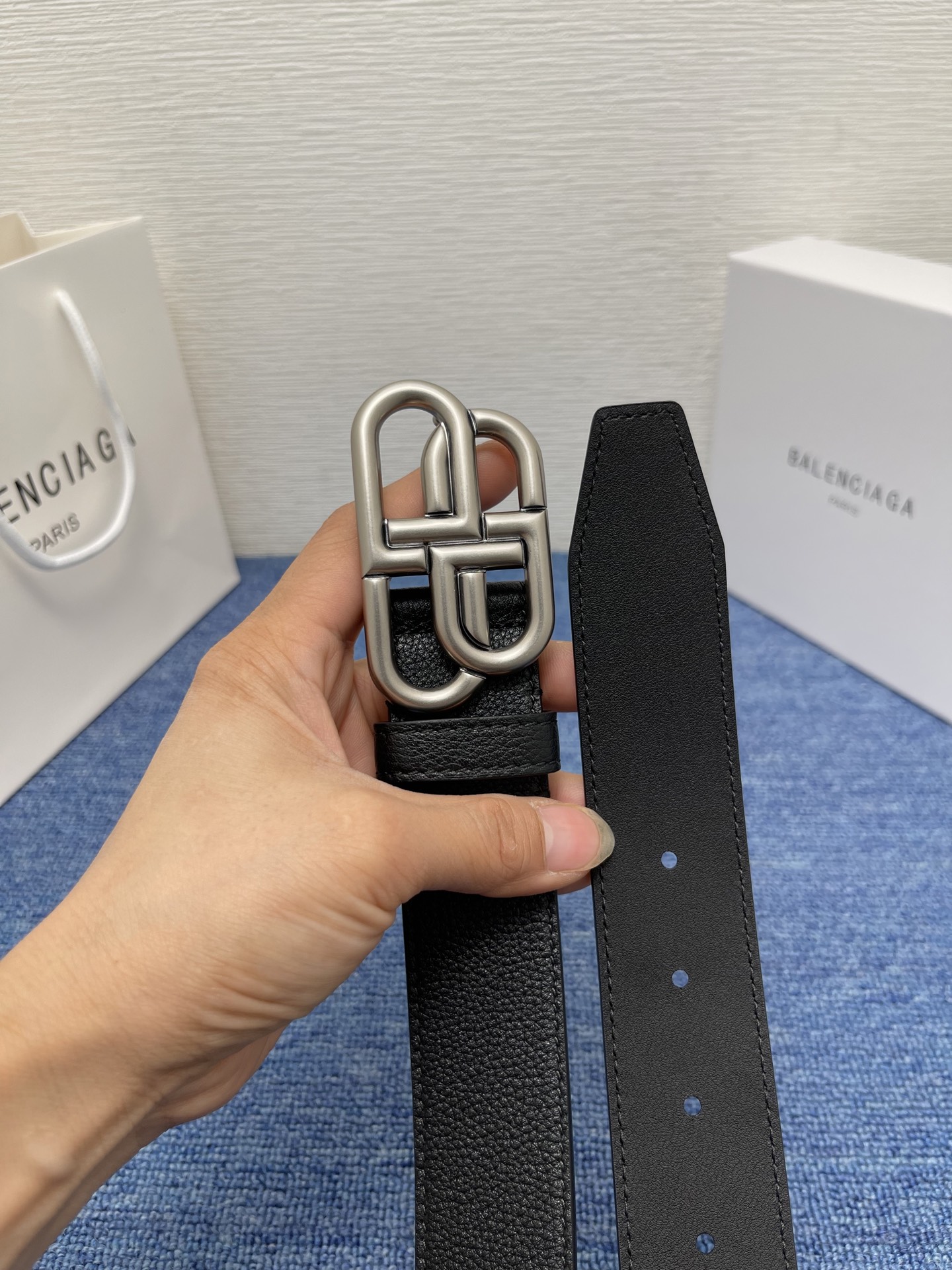 BALENCIAGA巴黎世家新款时尚腰带，双面小牛皮，配上复古经典扣，时尚百搭，宽度3.5cm