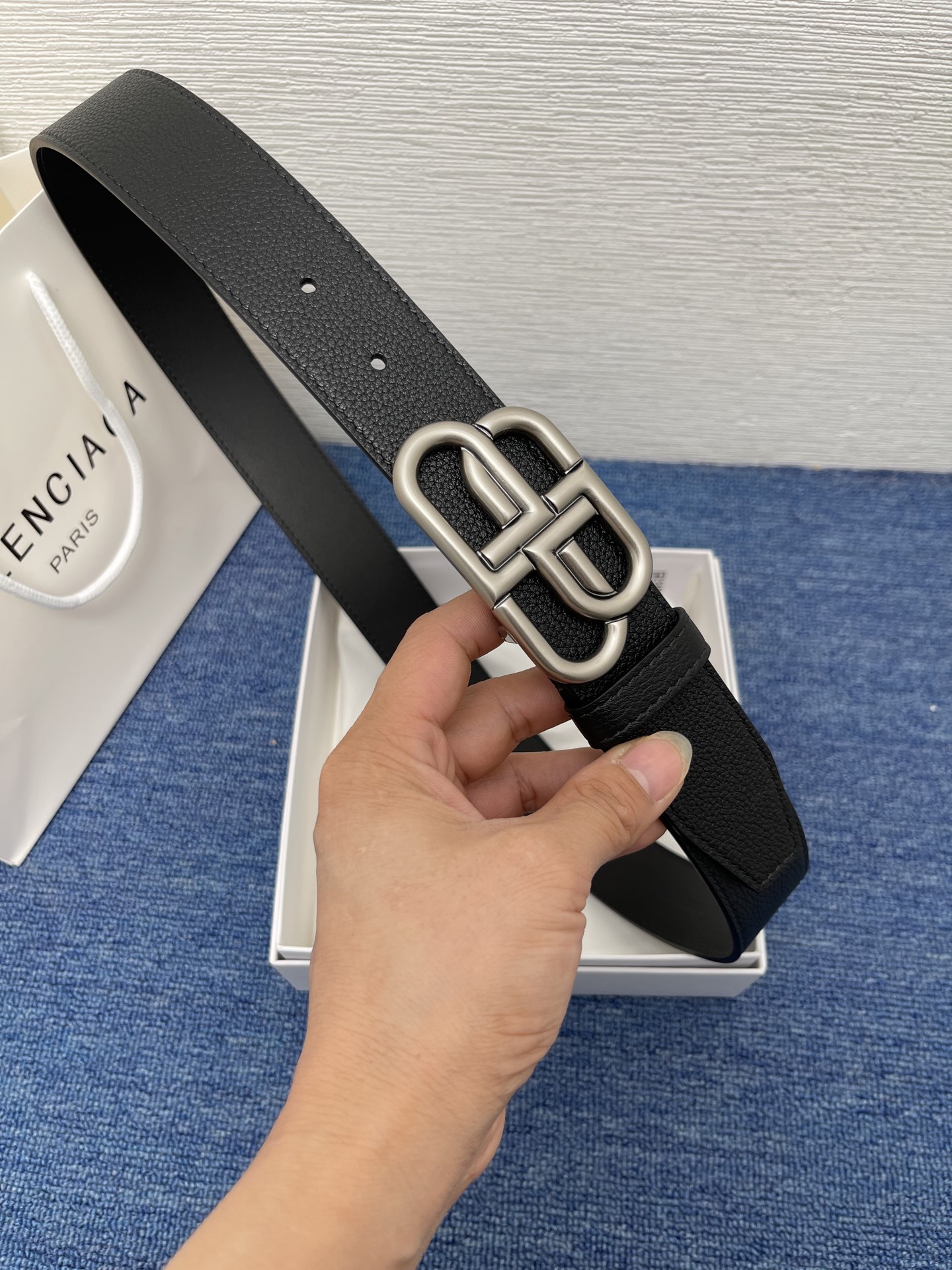  BALENCIAGA巴黎世家新款时尚腰带，双面小牛皮，配上复古经典扣，时尚百搭，宽度3.5cm