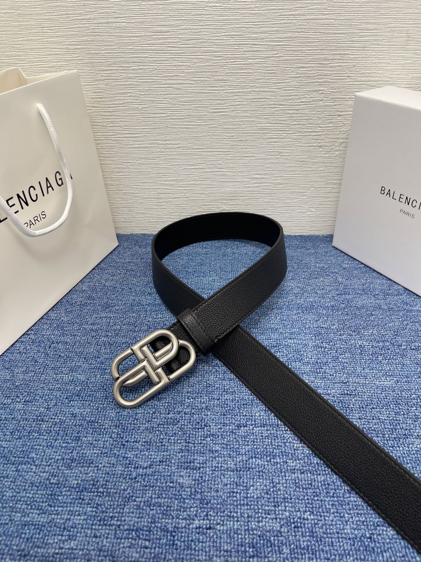  BALENCIAGA巴黎世家新款时尚腰带，双面小牛皮，配上复古经典扣，时尚百搭，宽度3.5cm