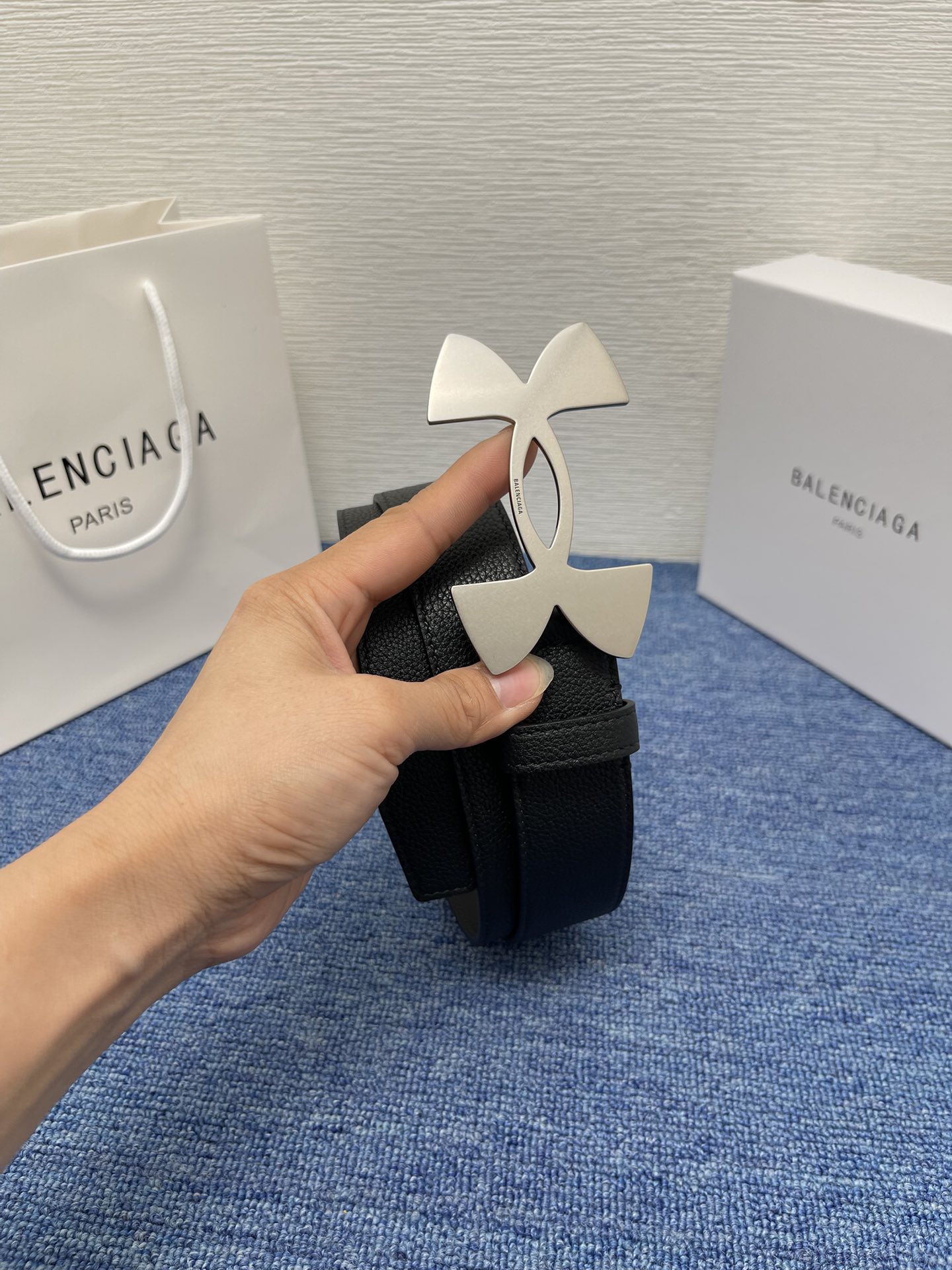  BALENCIAGA巴黎世家新款时尚腰带，双面小牛皮，配上复古经典扣，时尚百搭，宽度3.5cm