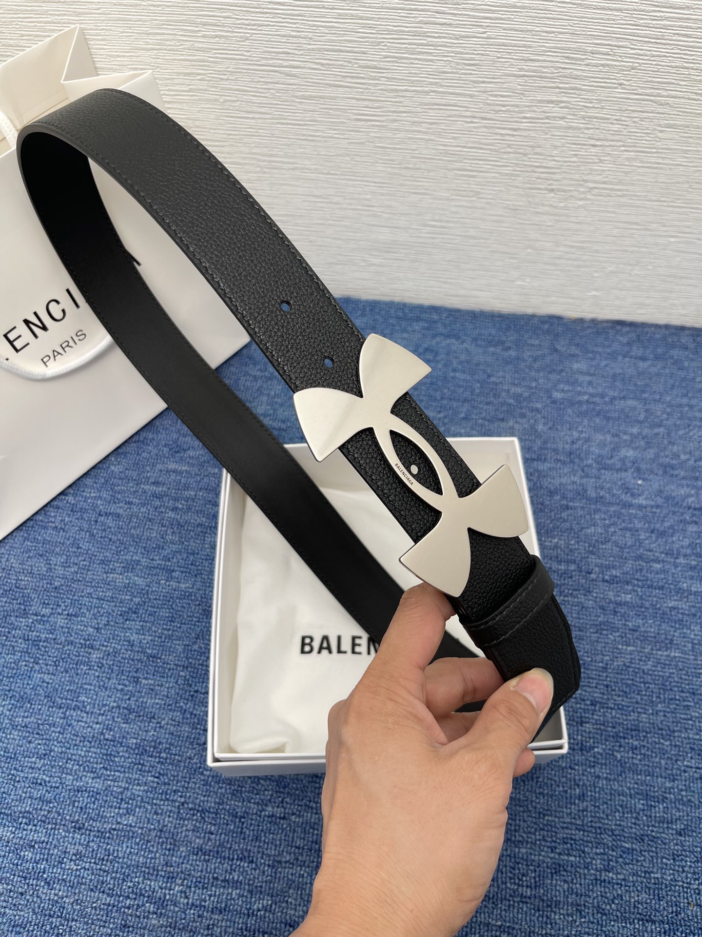  BALENCIAGA巴黎世家新款时尚腰带，双面小牛皮，配上复古经典扣，时尚百搭，宽度3.5cm