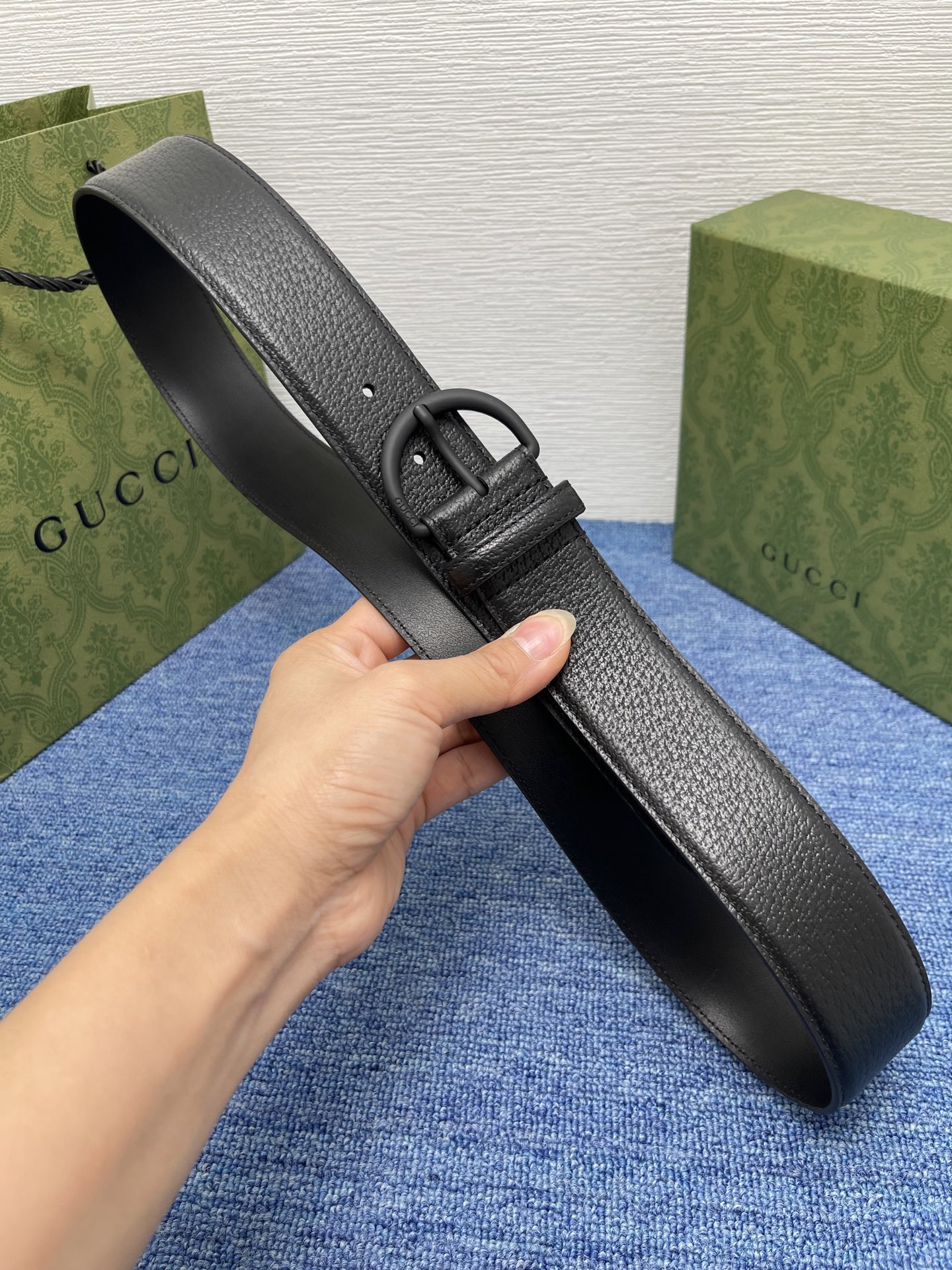 
GUCCI经典原单品质，猪皮纹，搭配原单精品针扣，精工制作，细节看图，实物拍摄，高端奢华，宽度3.8c