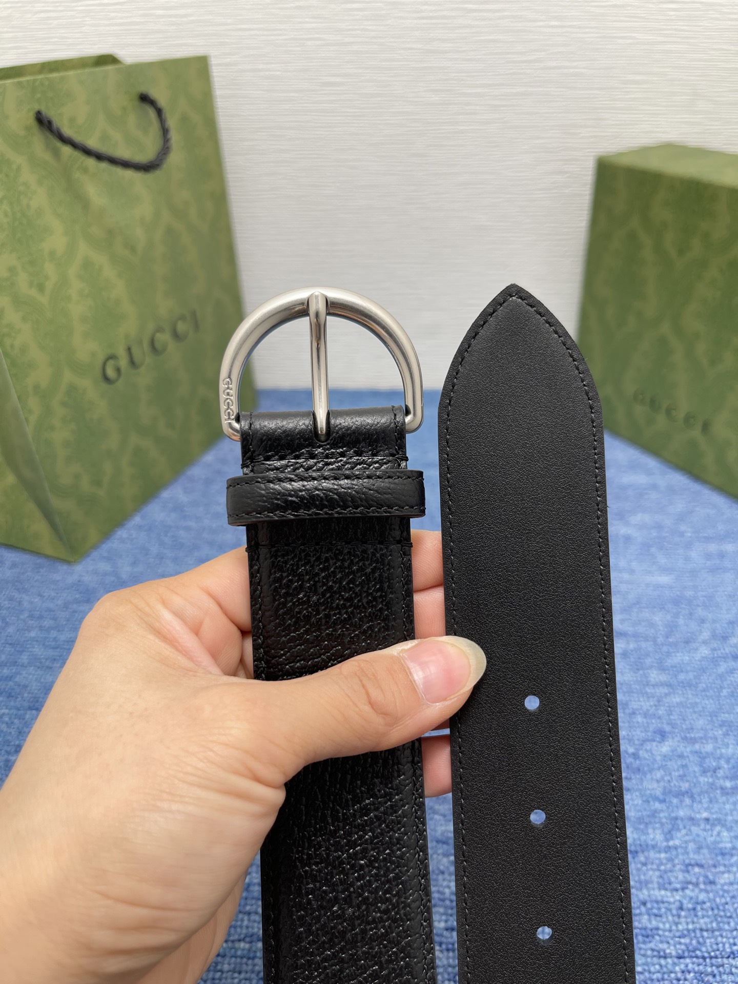 
GUCCI经典原单品质，猪皮纹，搭配原单精品针扣，精工制作，细节看图，实物拍摄，高端奢华，宽度3.8c