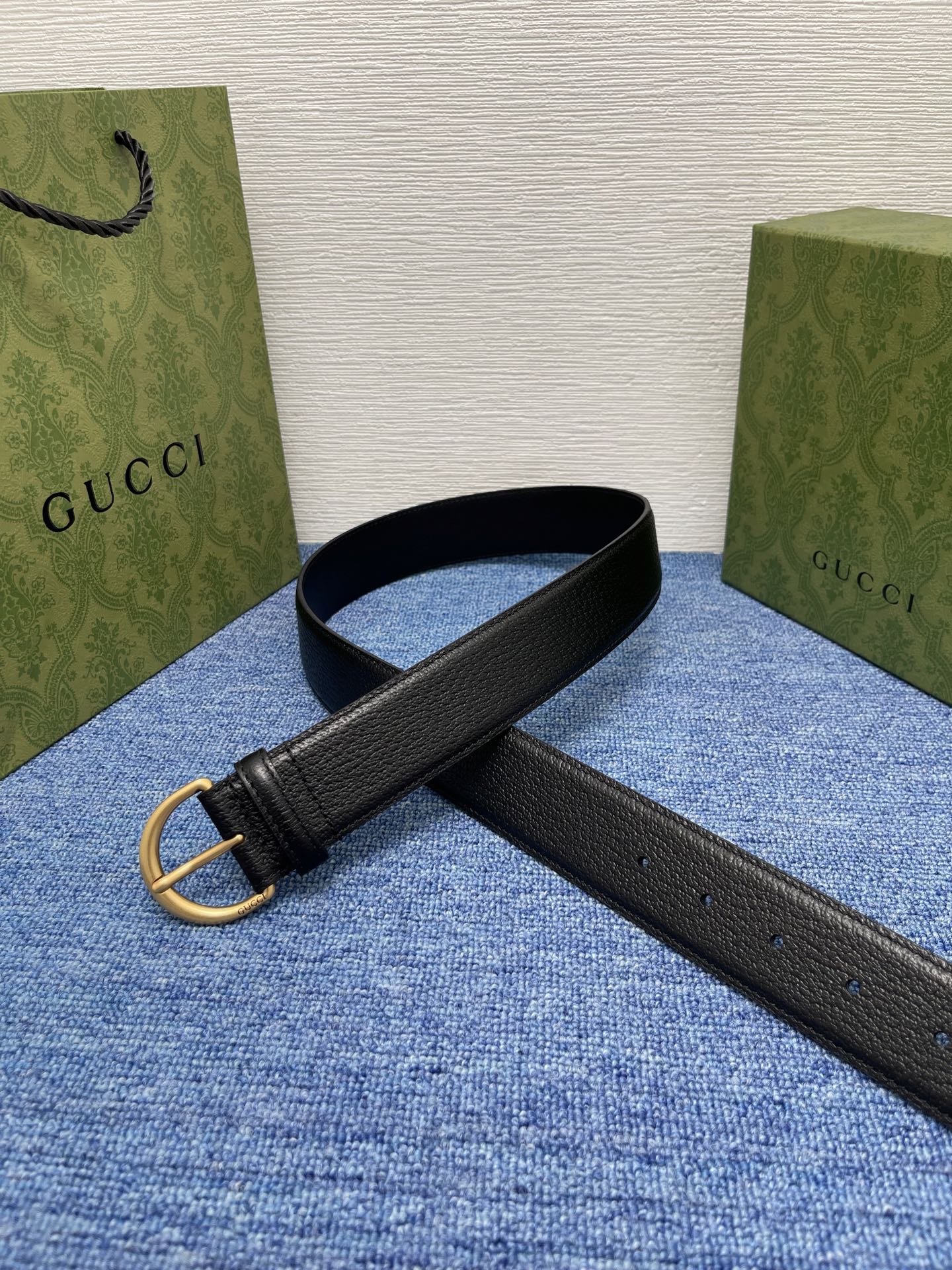 
GUCCI经典原单品质，猪皮纹，搭配原单精品针扣，精工制作，细节看图，实物拍摄，高端奢华，宽度3.8c
