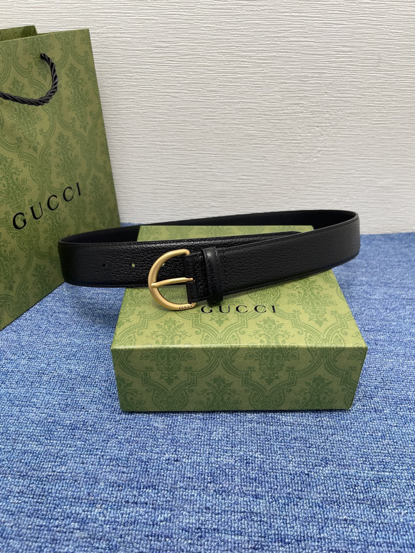 
GUCCI经典原单品质，猪皮纹，搭配原单精品针扣，精工制作，细节看图，实物拍摄，高端奢华，宽度3.8c
