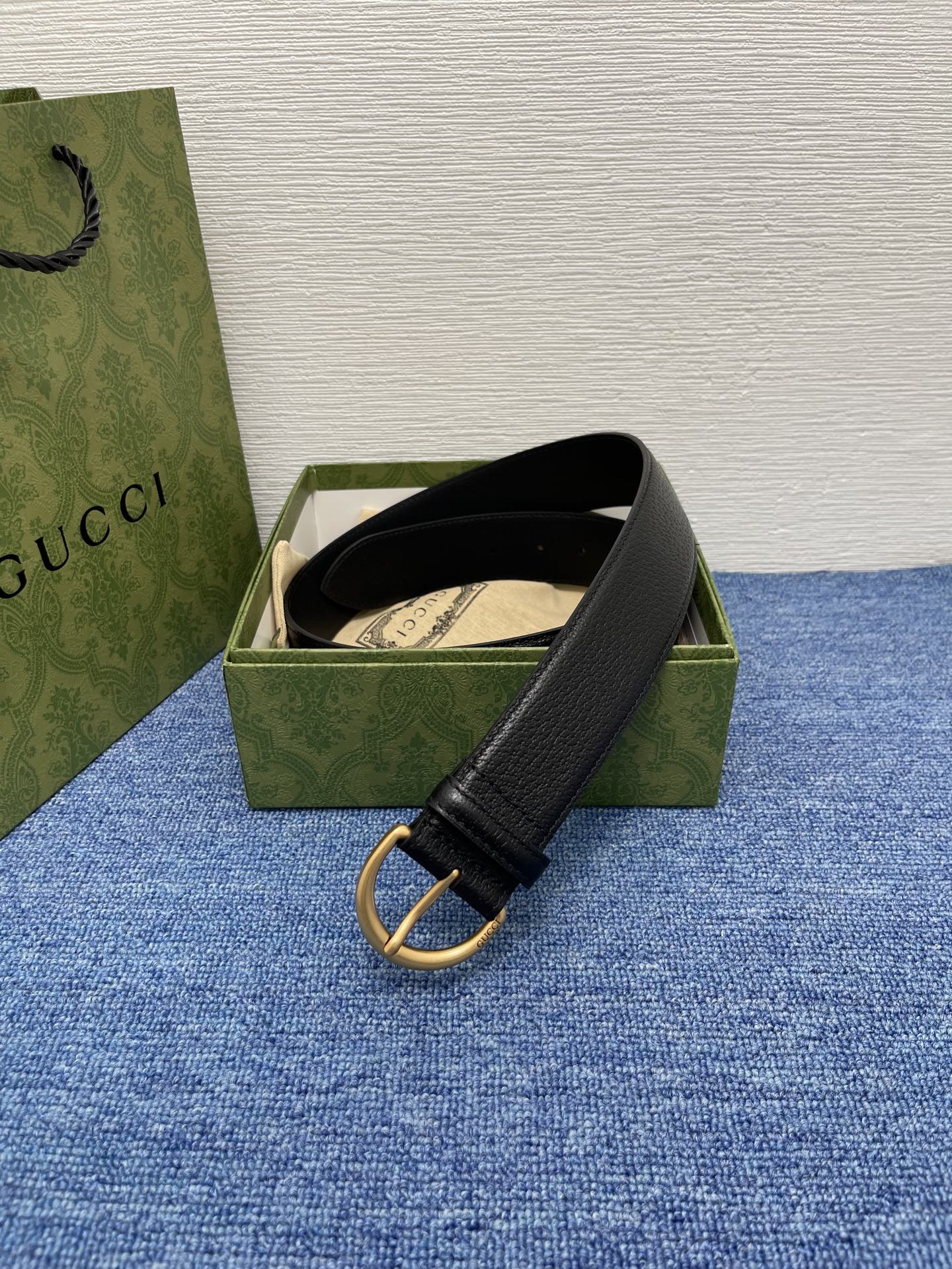 
GUCCI经典原单品质，猪皮纹，搭配原单精品针扣，精工制作，细节看图，实物拍摄，高端奢华，宽度3.8c