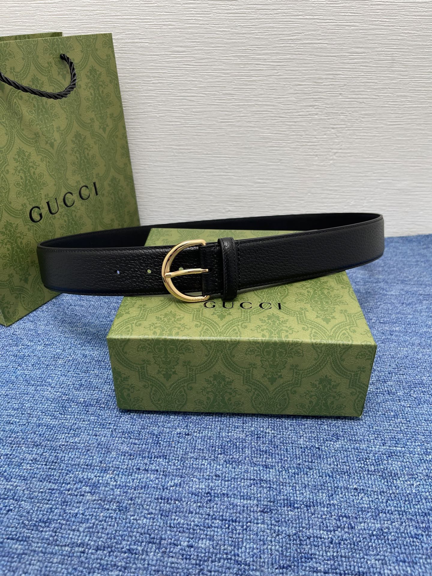 
GUCCI经典原单品质，猪皮纹，搭配原单精品针扣，精工制作，细节看图，实物拍摄，高端奢华，宽度3.8c