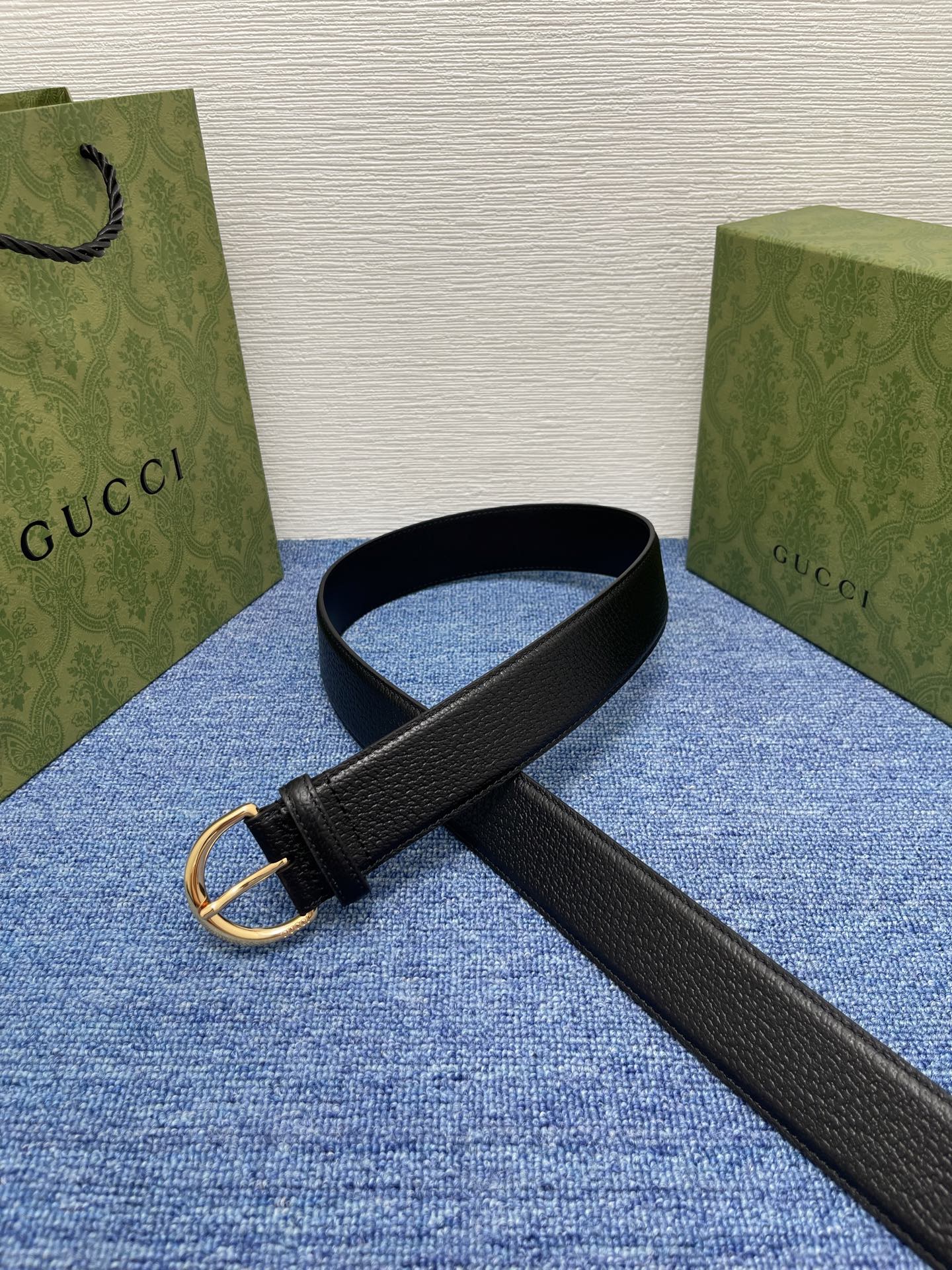 
GUCCI经典原单品质，猪皮纹，搭配原单精品针扣，精工制作，细节看图，实物拍摄，高端奢华，宽度3.8c