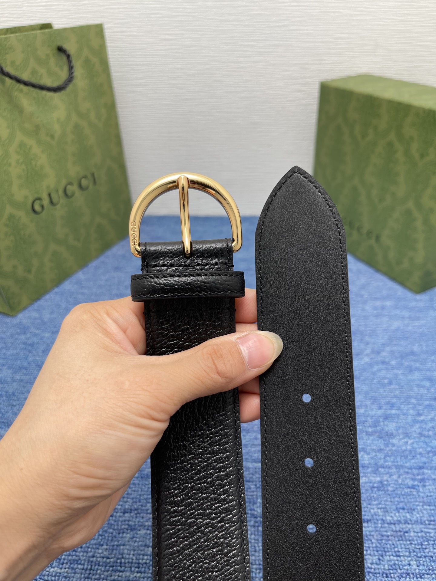 
GUCCI经典原单品质，猪皮纹，搭配原单精品针扣，精工制作，细节看图，实物拍摄，高端奢华，宽度3.8c