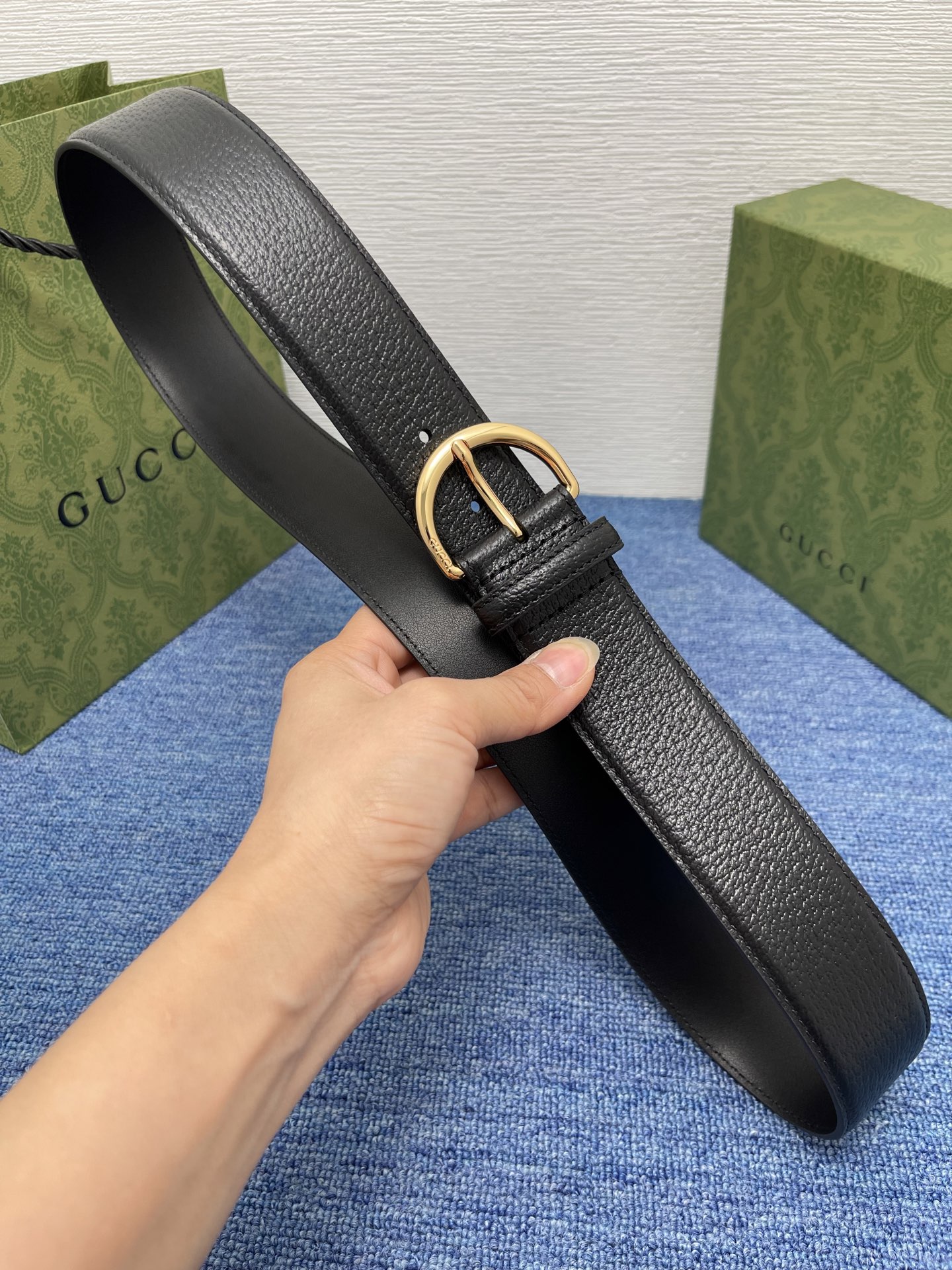 
GUCCI经典原单品质，猪皮纹，搭配原单精品针扣，精工制作，细节看图，实物拍摄，高端奢华，宽度3.8c