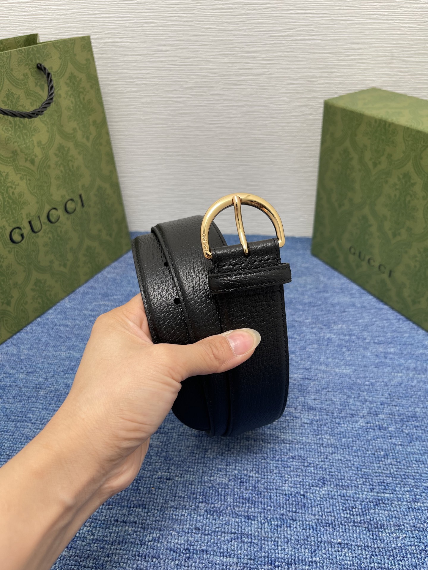 
GUCCI经典原单品质，猪皮纹，搭配原单精品针扣，精工制作，细节看图，实物拍摄，高端奢华，宽度3.8c