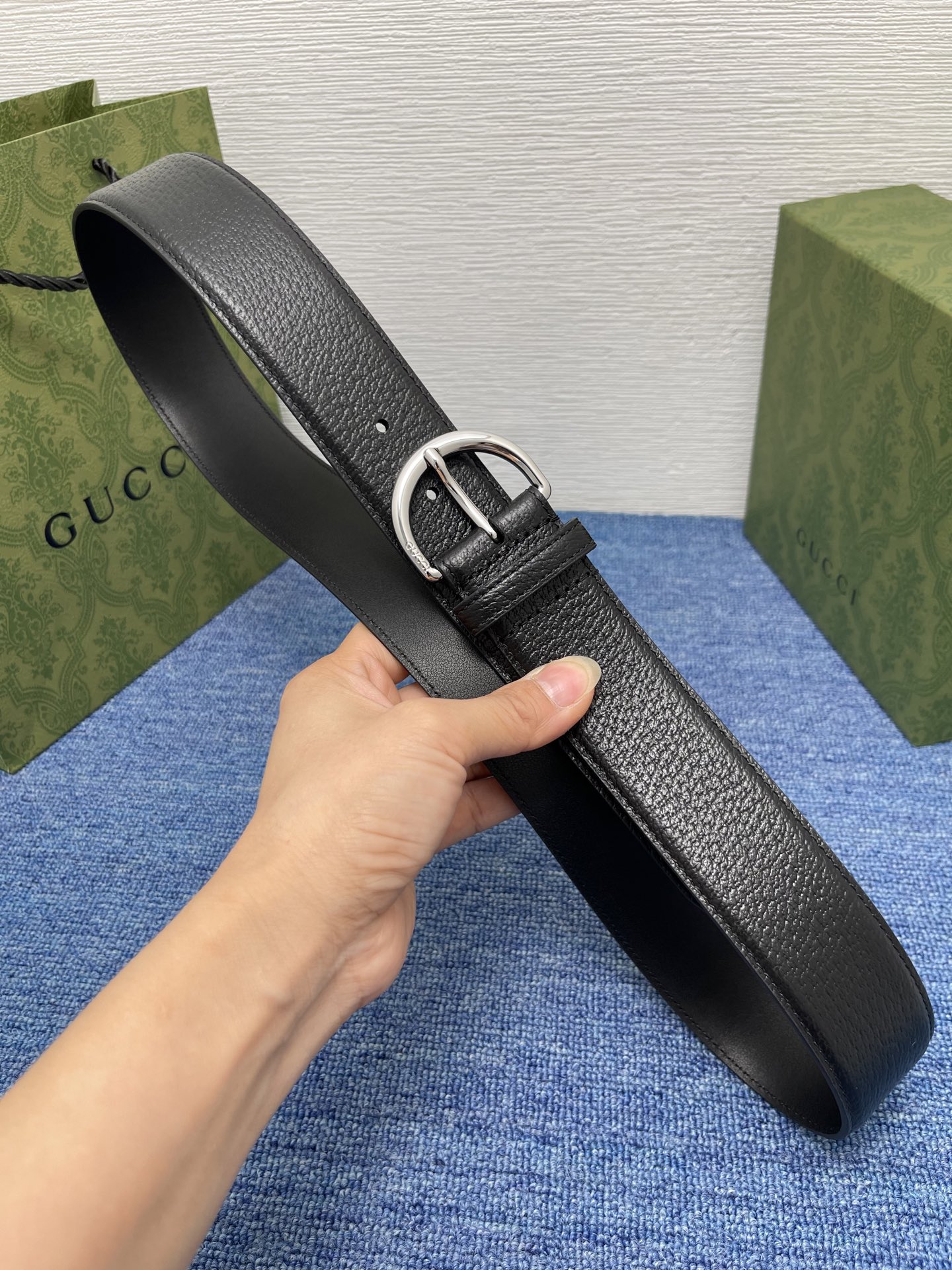 
GUCCI经典原单品质，猪皮纹，搭配原单精品针扣，精工制作，细节看图，实物拍摄，高端奢华，宽度3.8c