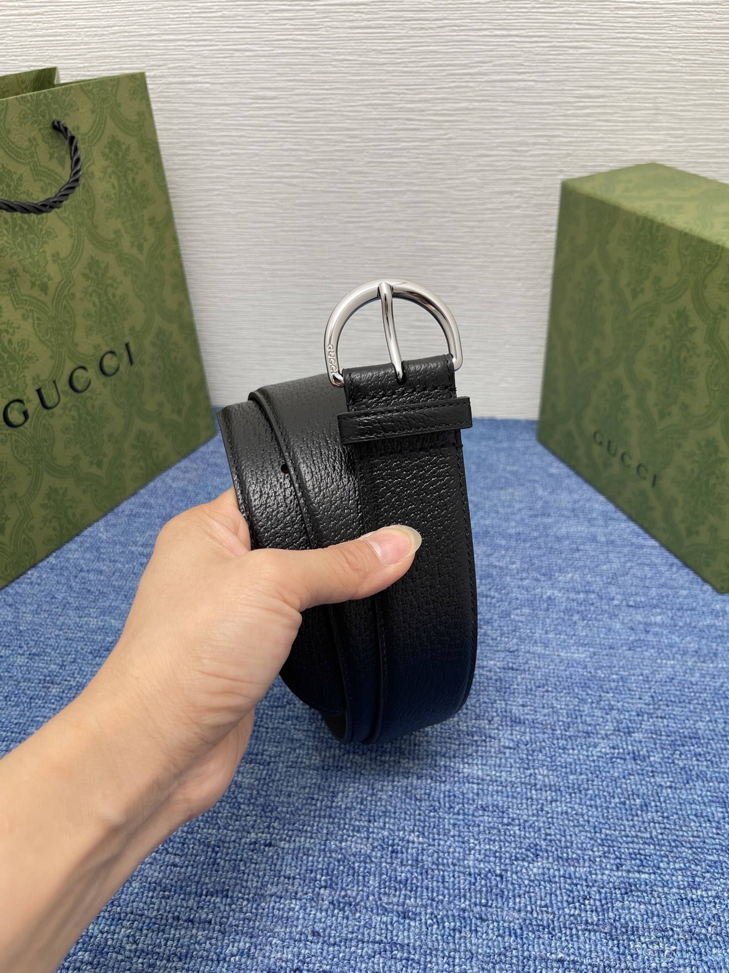 
GUCCI经典原单品质，猪皮纹，搭配原单精品针扣，精工制作，细节看图，实物拍摄，高端奢华，宽度3.8c