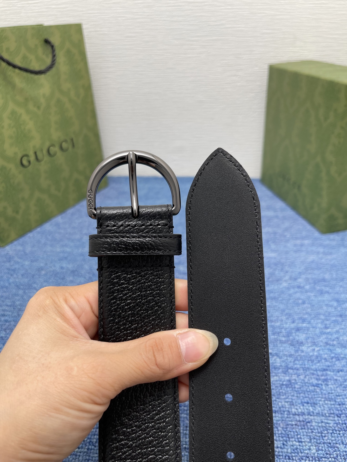 
GUCCI经典原单品质，猪皮纹，搭配原单精品针扣，精工制作，细节看图，实物拍摄，高端奢华，宽度3.8c
