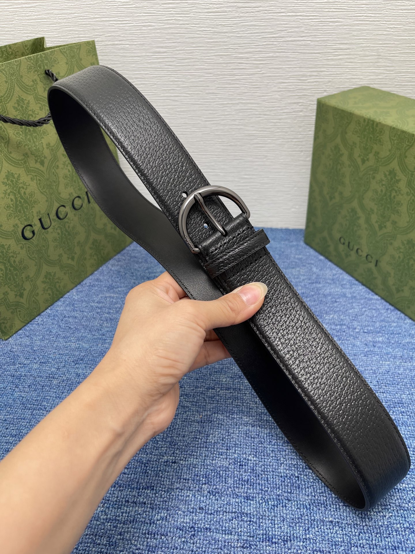 
GUCCI经典原单品质，猪皮纹，搭配原单精品针扣，精工制作，细节看图，实物拍摄，高端奢华，宽度3.8c