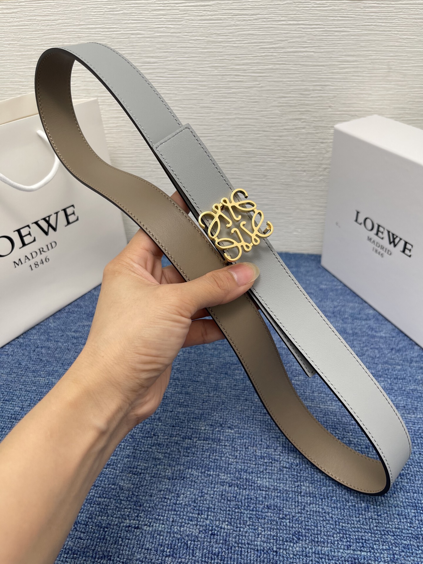  罗威 2.8 新色出炉礼物两面双色礼物一条顶两条超划算礼物精控雕刻黄铜五金 细节🈵🈵搭配光滑细腻柔软牛