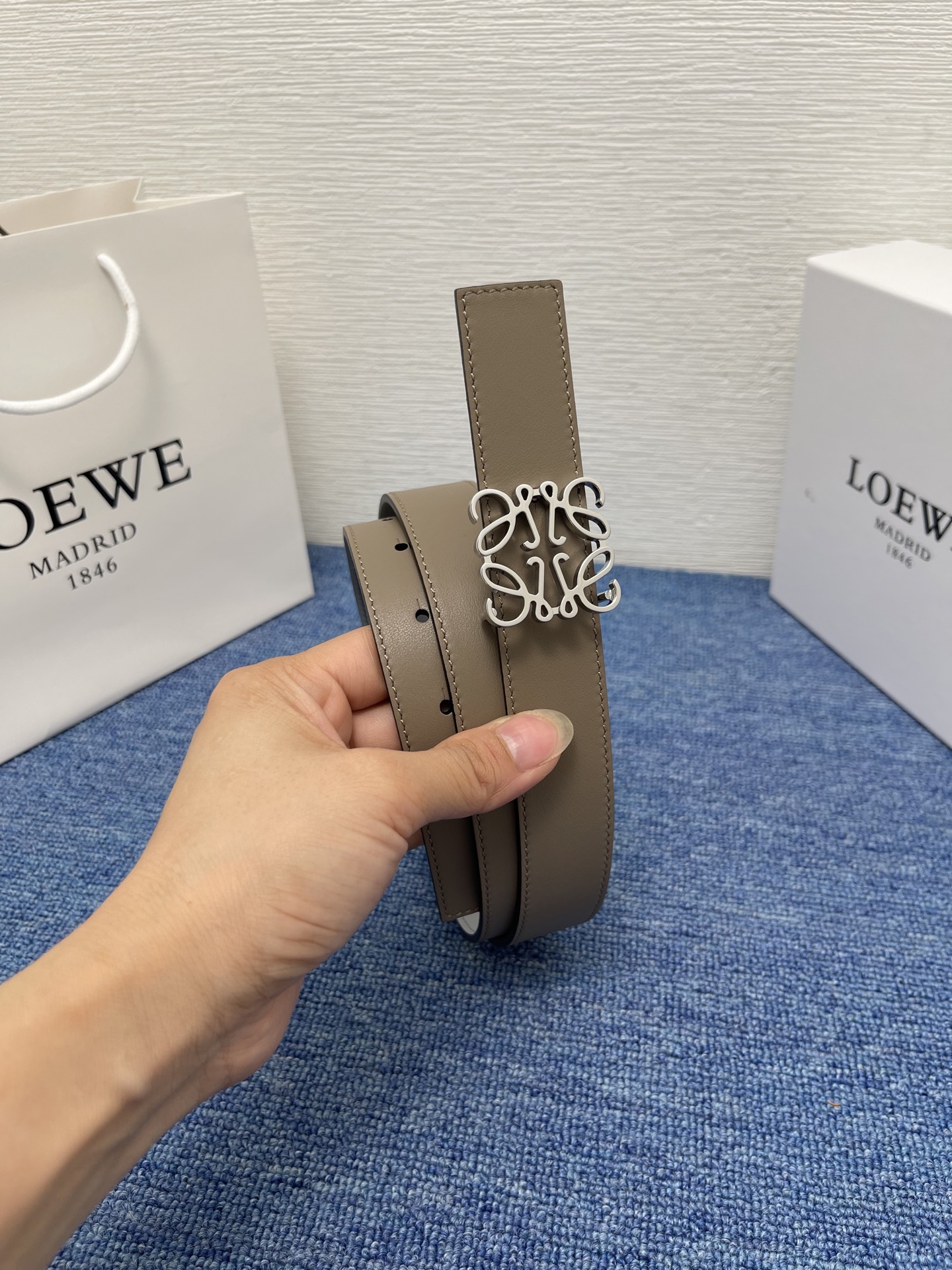  罗威 2.8 新色出炉礼物两面双色礼物一条顶两条超划算礼物精控雕刻黄铜五金 细节🈵🈵搭配光滑细腻柔软牛