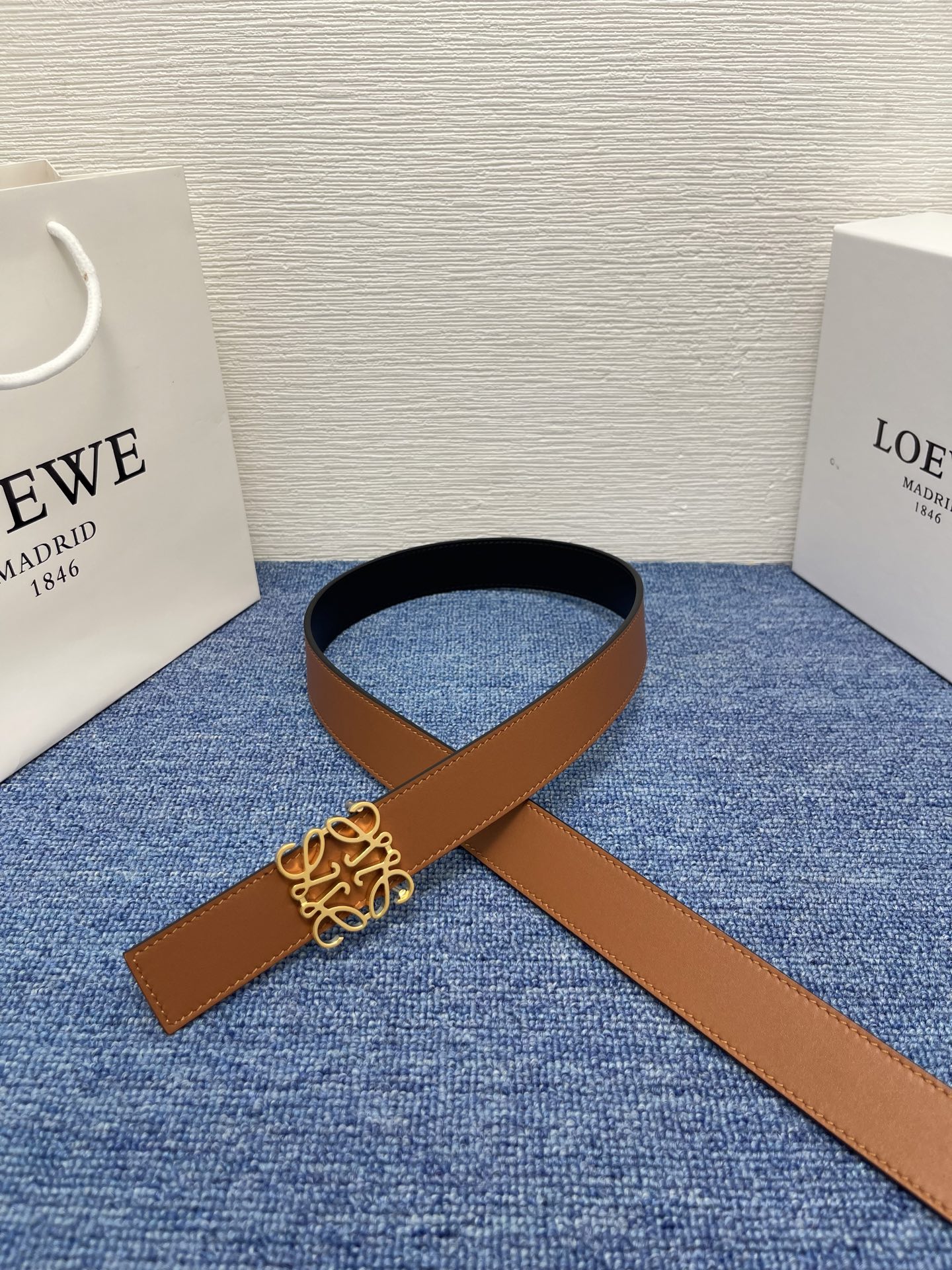 罗威 2.8 新色出炉礼物两面双色礼物一条顶两条超划算礼物精控雕刻黄铜五金 细节🈵🈵搭配光滑细腻柔软牛
