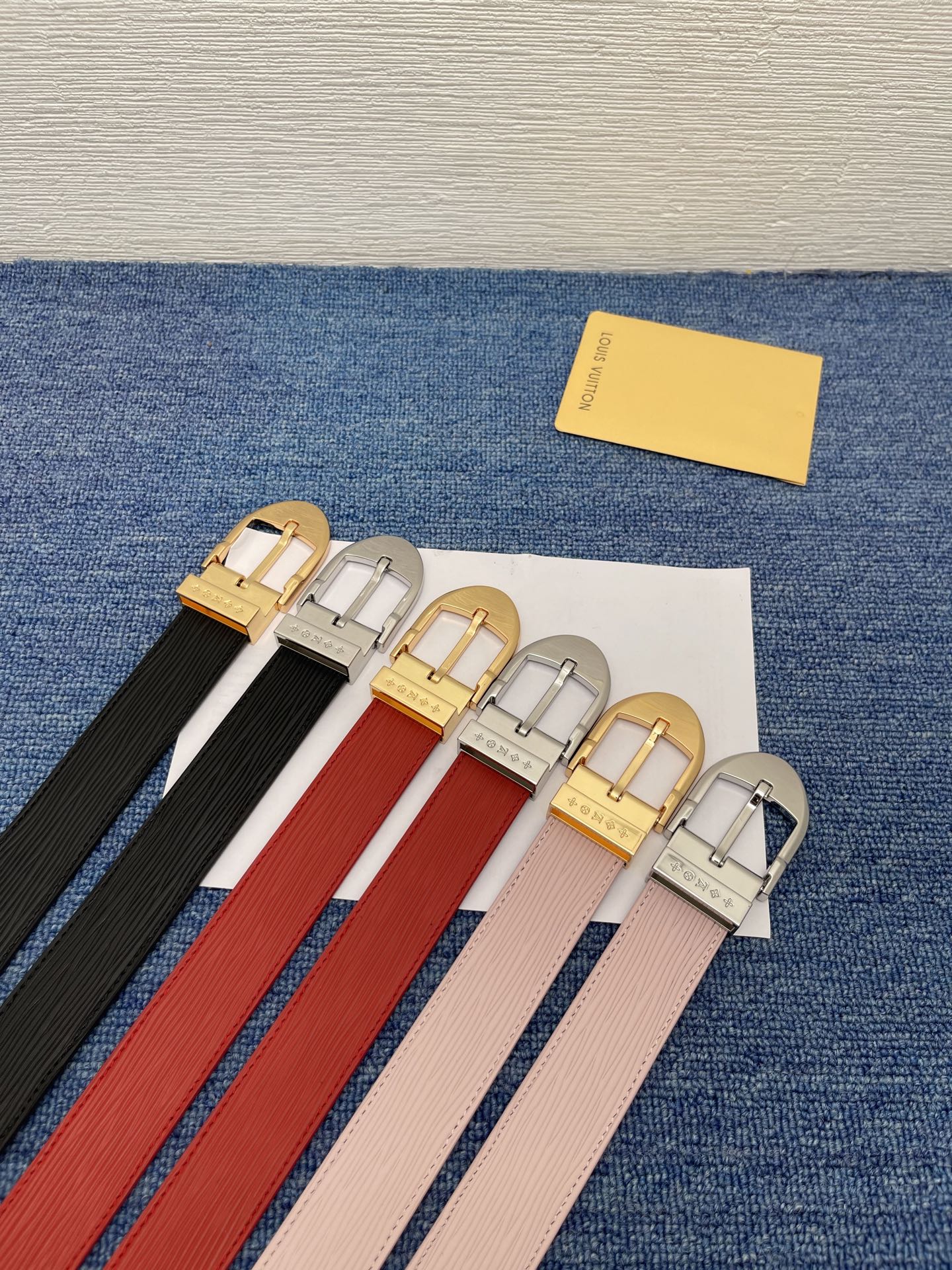 
【LOUIS VUITTON驴牌】：经典原单品质，新款搭配原单精品针扣，精工制作，细节看图，实物拍摄，