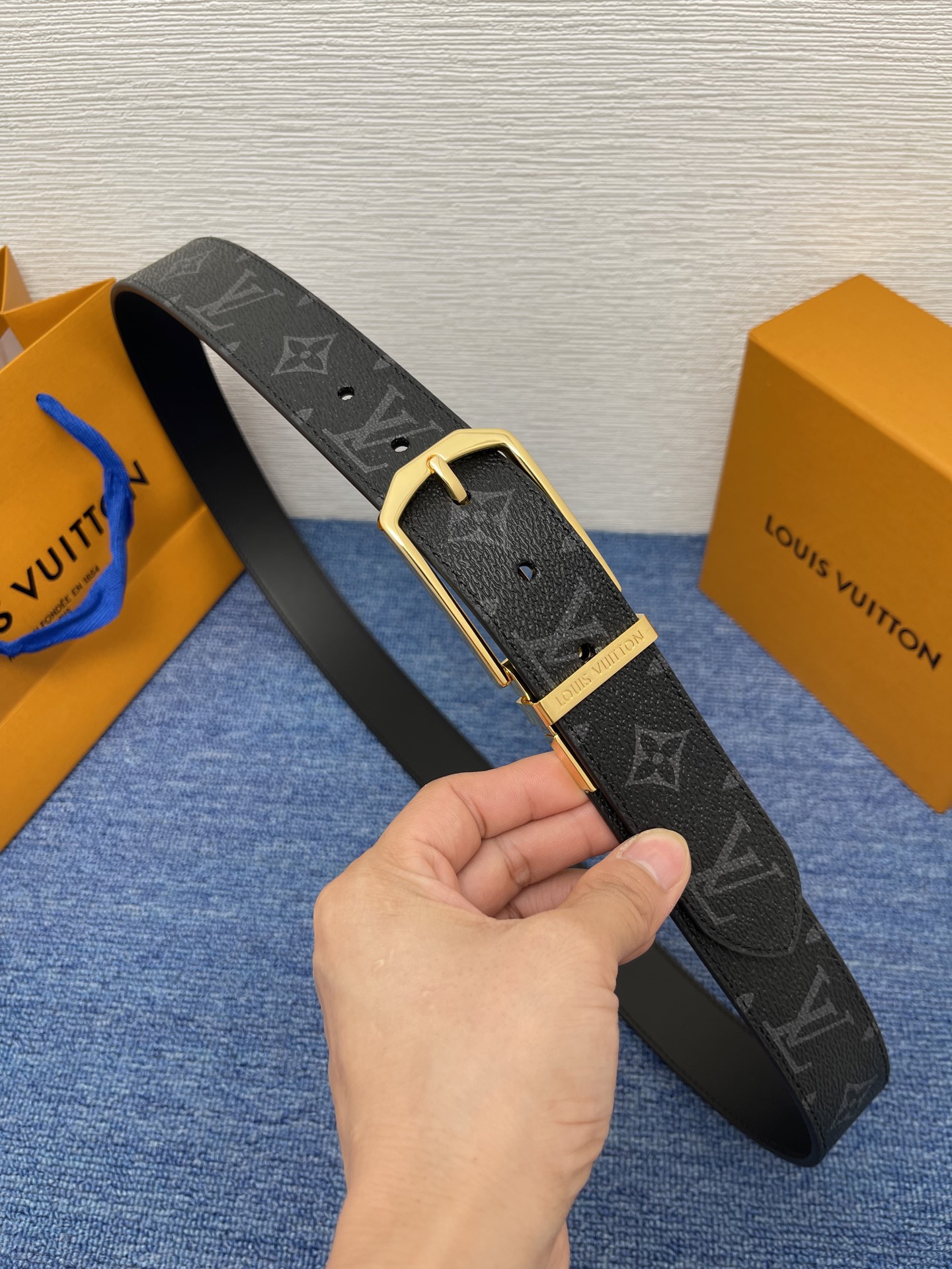 
【LOUIS VUITTON驴牌】：经典原单品质，搭配原单精品针扣，精工制作，细节看图，实物拍摄，高端