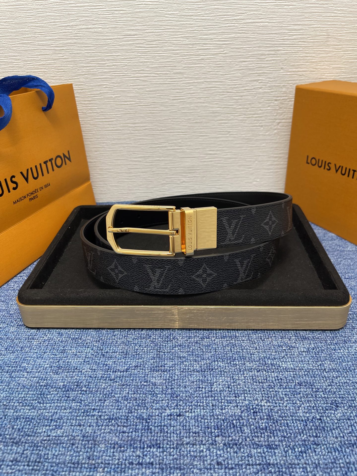 
【LOUIS VUITTON驴牌】：经典原单品质，搭配原单精品针扣，精工制作，细节看图，实物拍摄，高端