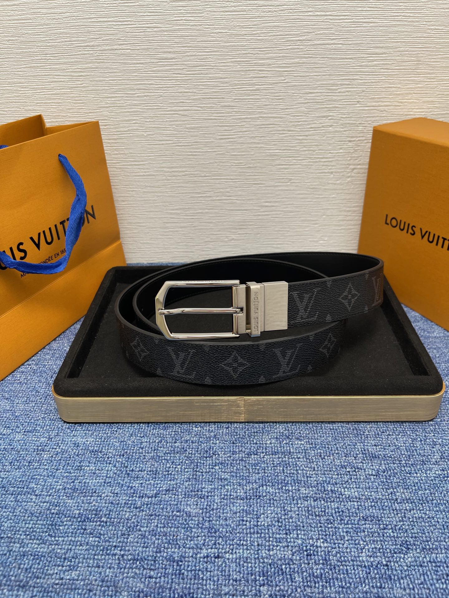 
【LOUIS VUITTON驴牌】：经典原单品质，搭配原单精品针扣，精工制作，细节看图，实物拍摄，高端