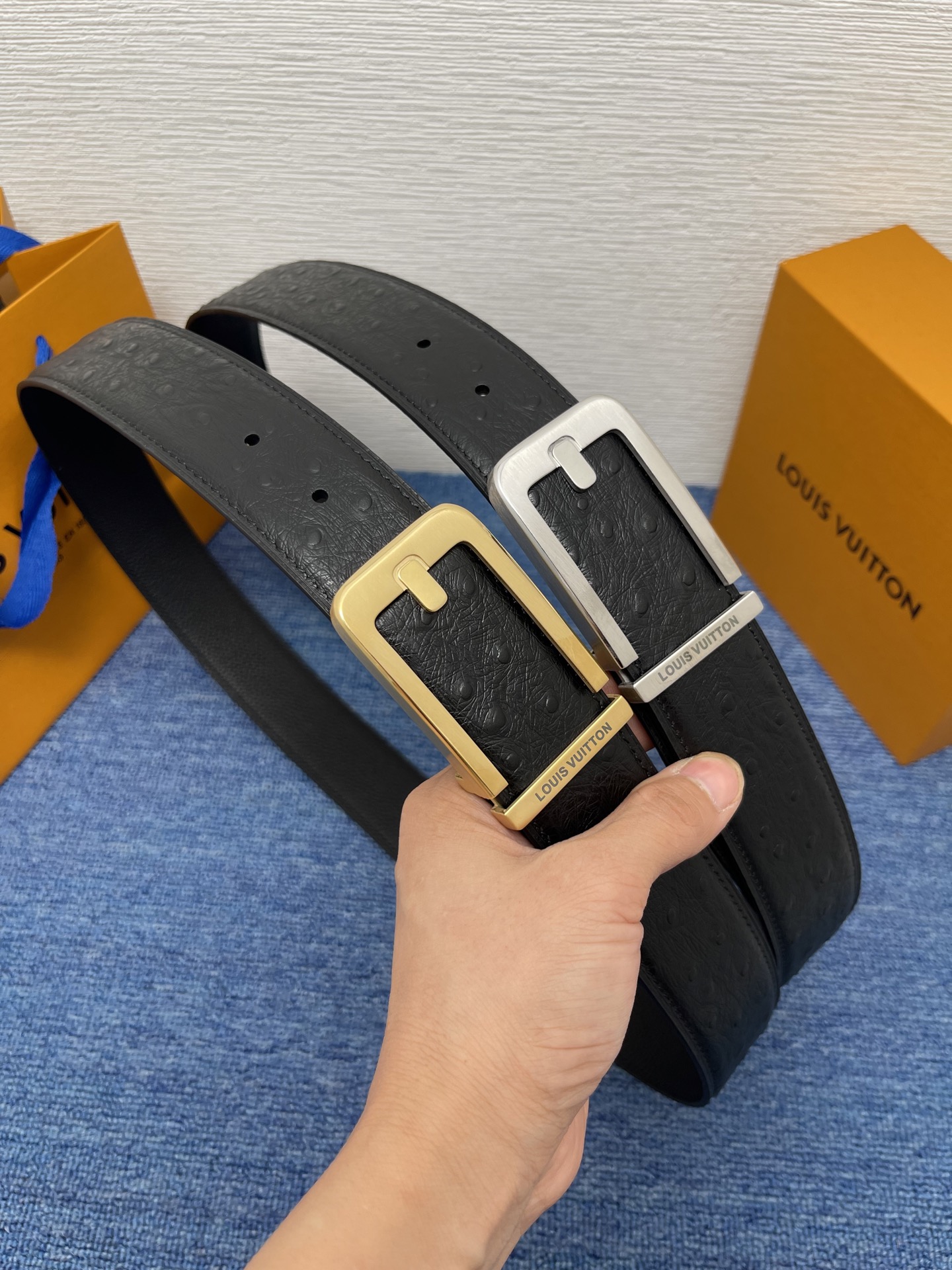 【LOUIS VUITTON】：经典原单品质，一面经典压花一面平纹底，原单精品挂扣，精工制作，细节看图，