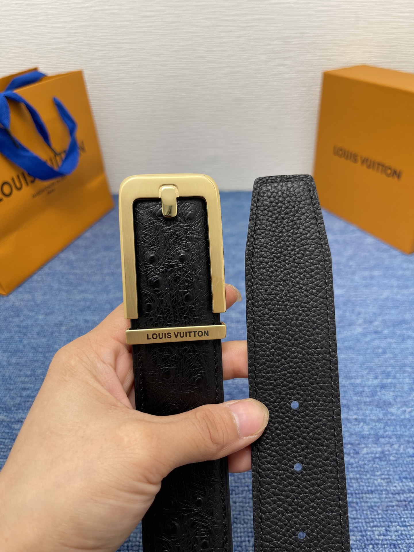 【LOUIS VUITTON】：经典原单品质，一面经典压花一面平纹底，原单精品挂扣，精工制作，细节看图，
