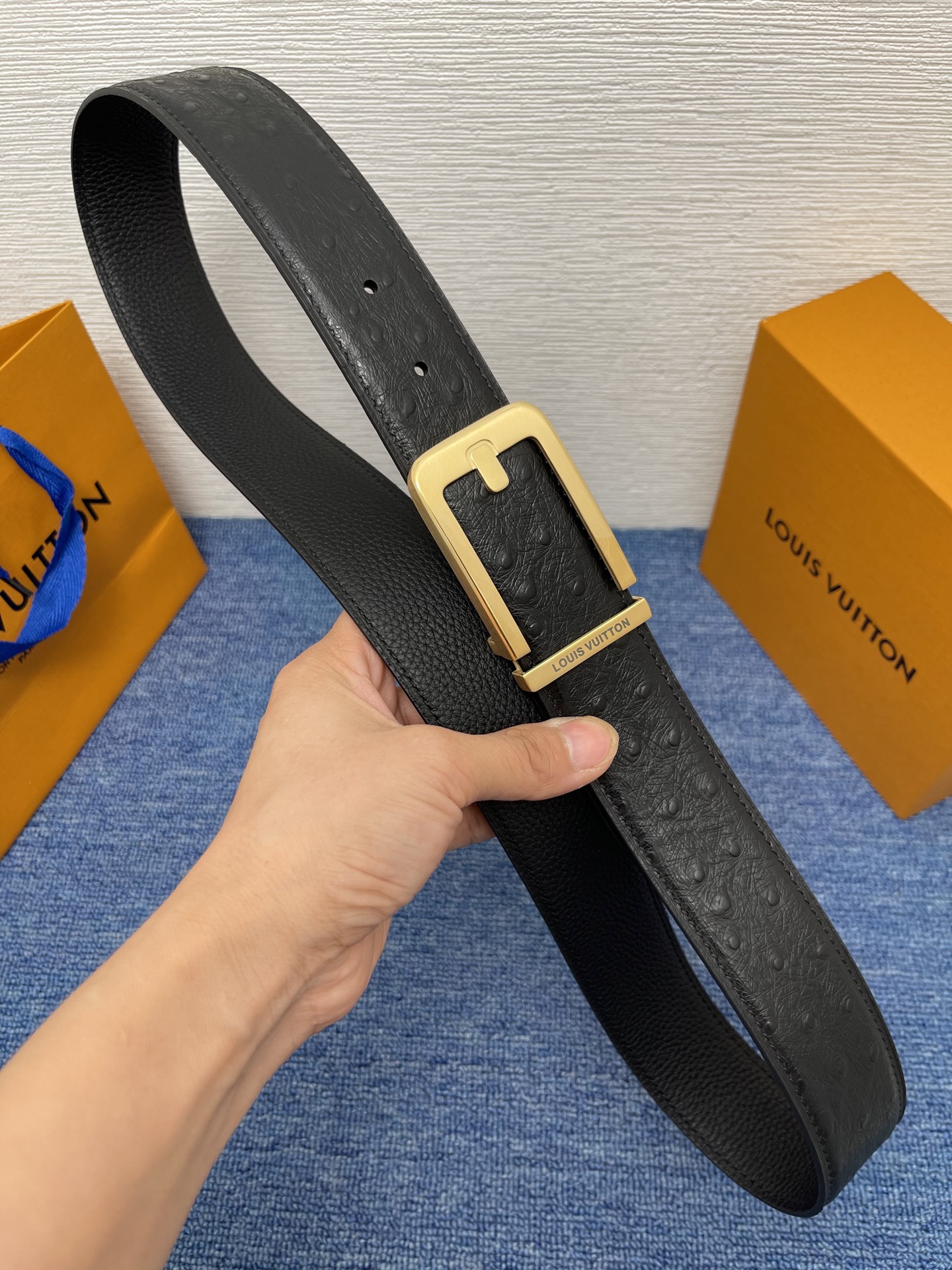 【LOUIS VUITTON】：经典原单品质，一面经典压花一面平纹底，原单精品挂扣，精工制作，细节看图，