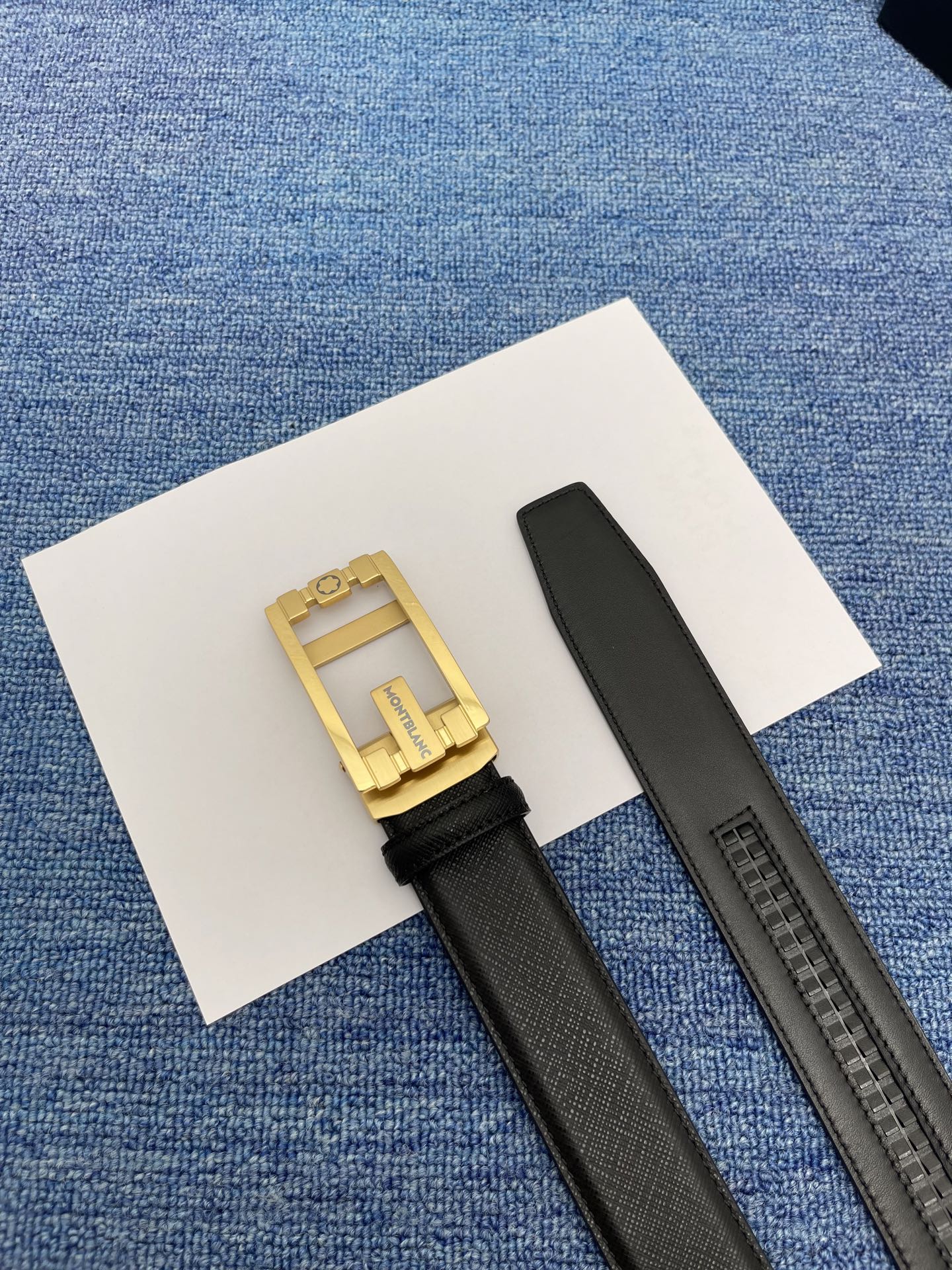  品牌：【万宝龙】 Montblanc家持续其一贯的高雅、绅士、精致的风格，进口小牛皮，手感细腻柔软。纯
